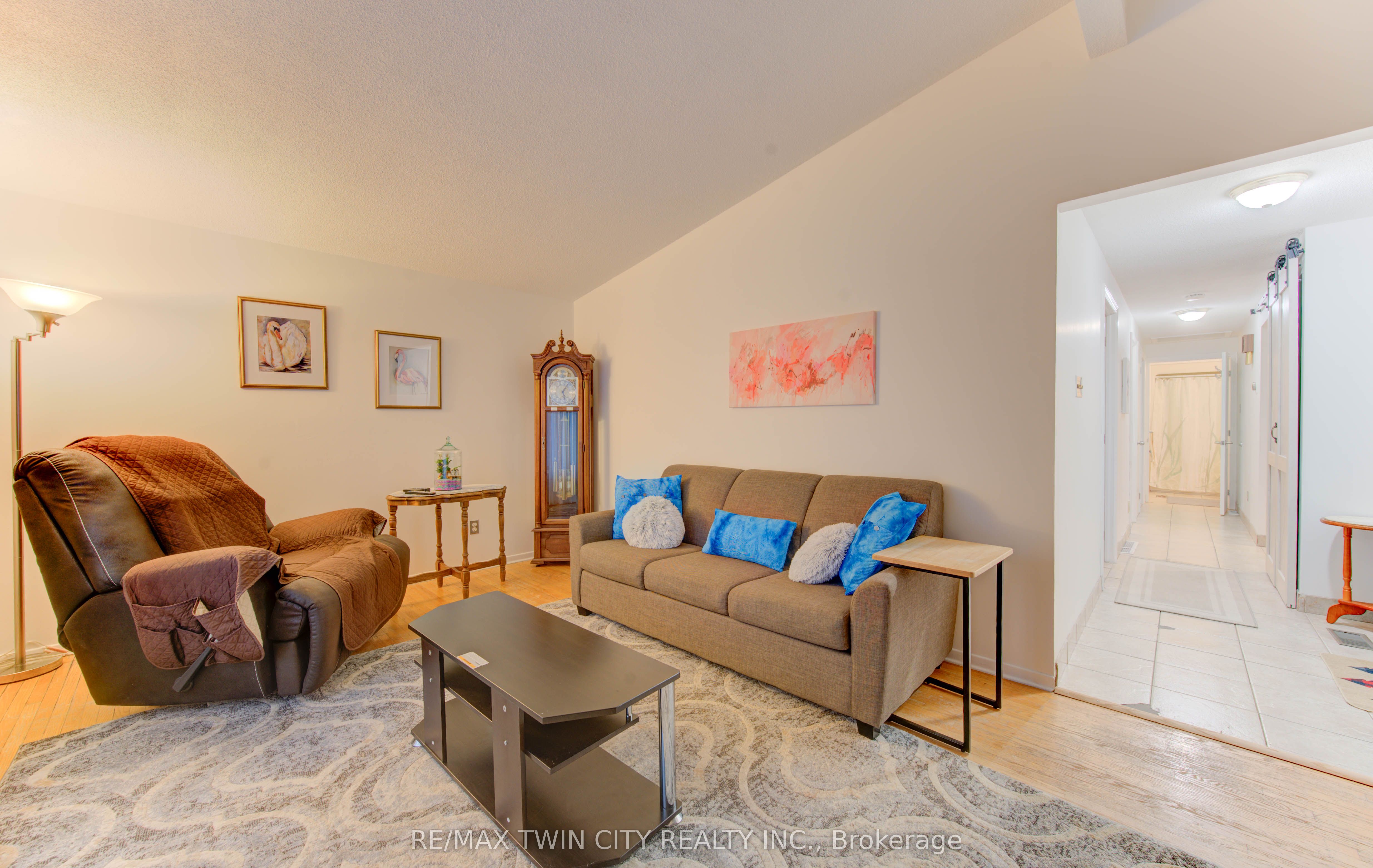 114 Selkirk Drive Property Photo 7