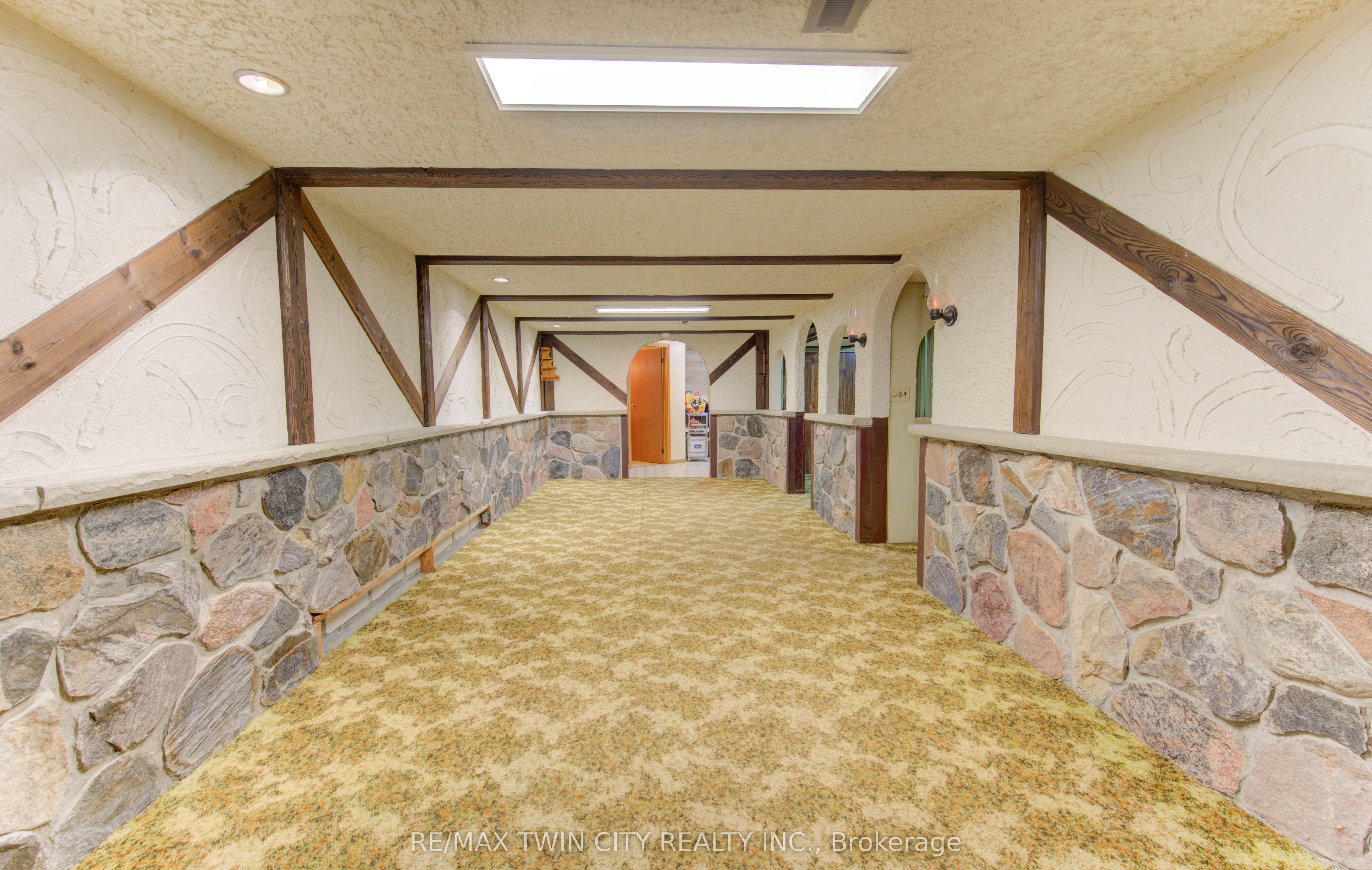 114 Selkirk Drive Property Photo 25