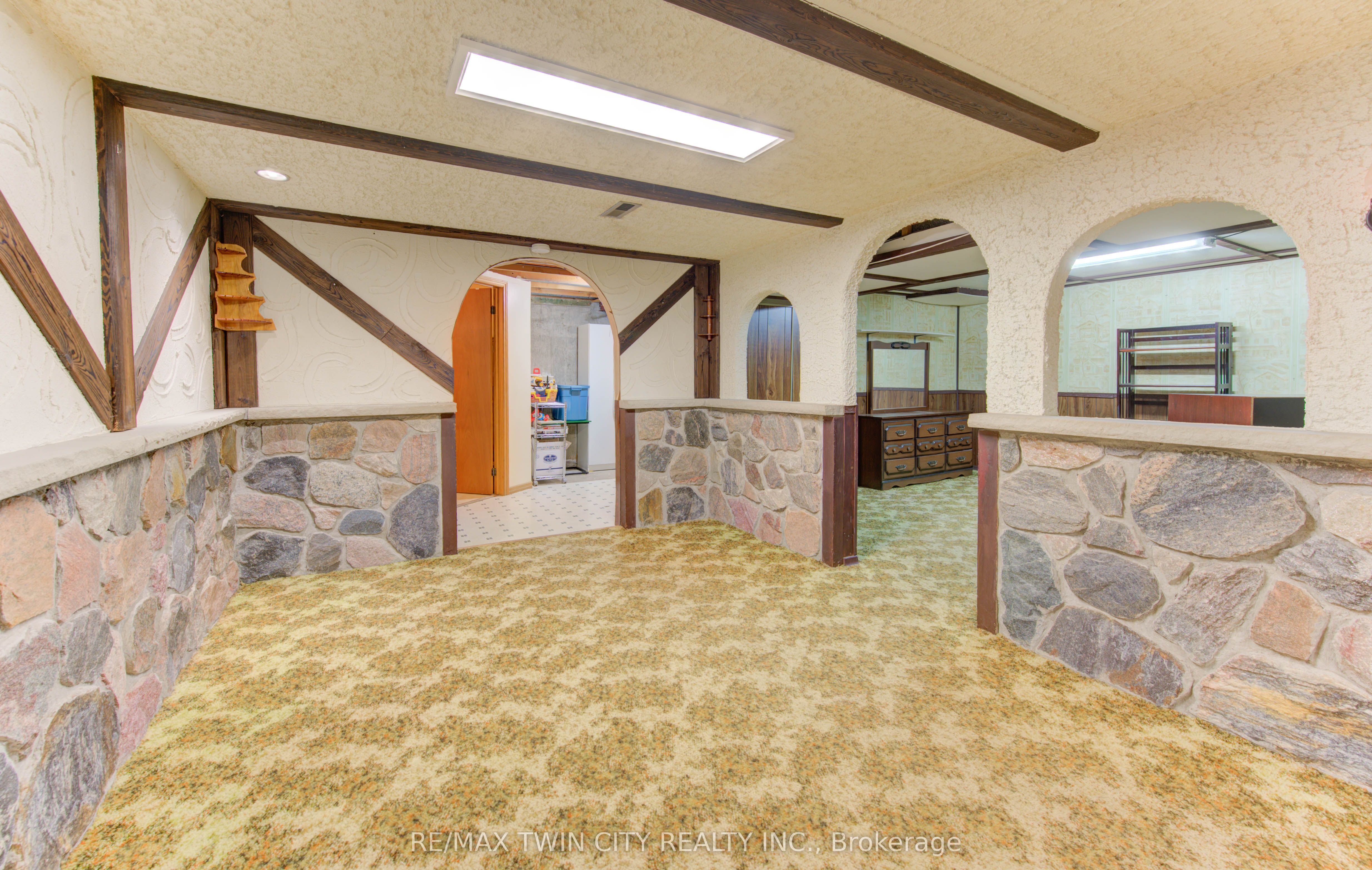 114 Selkirk Drive Property Photo 26