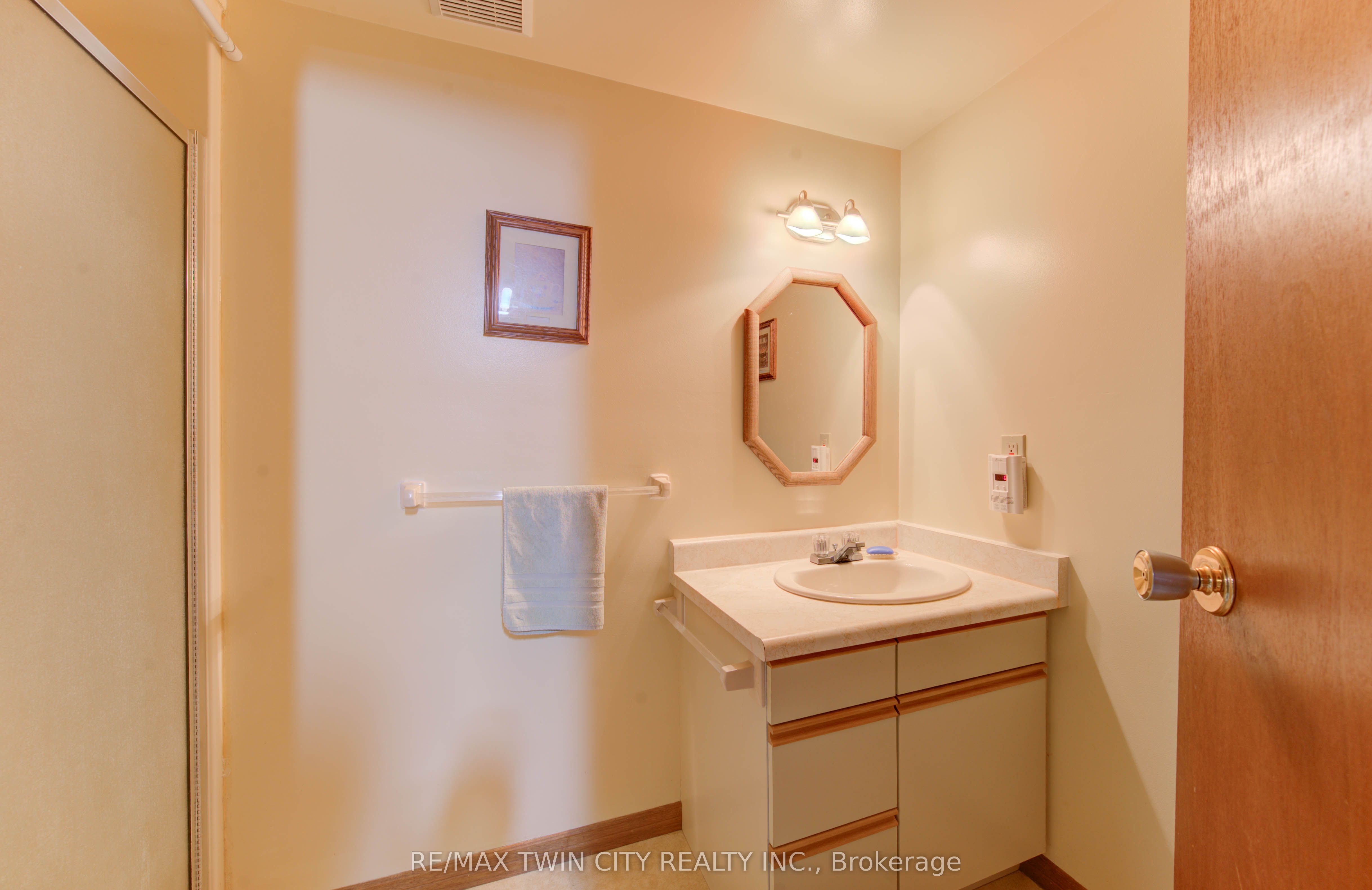 114 Selkirk Drive Property Photo 30