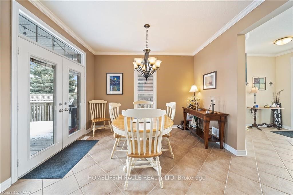 281 Doon South Drive Property Photo 5