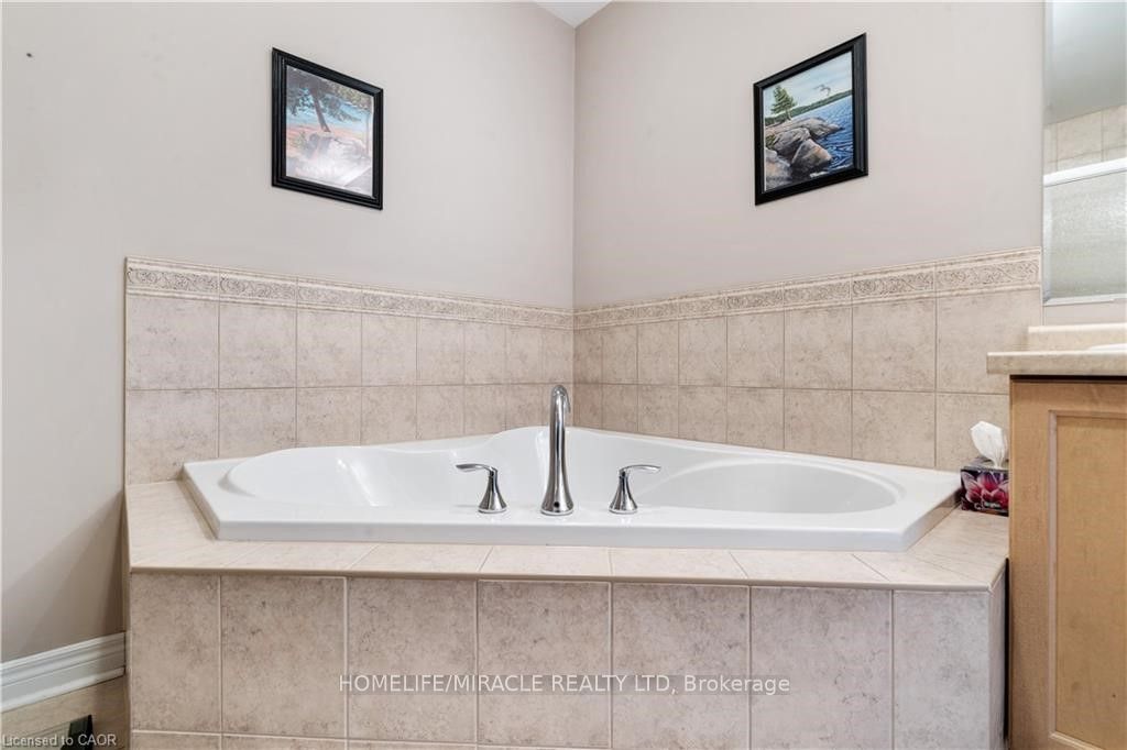 281 Doon South Drive Property Photo 22