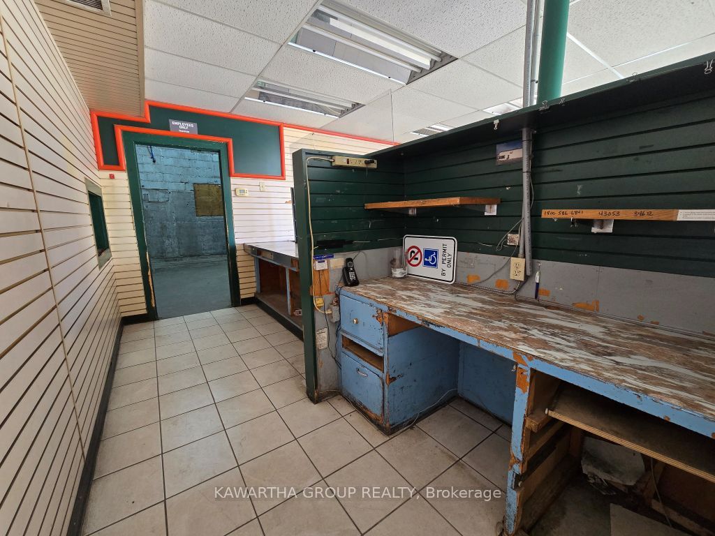 100 Forsyth St Property Photo 14