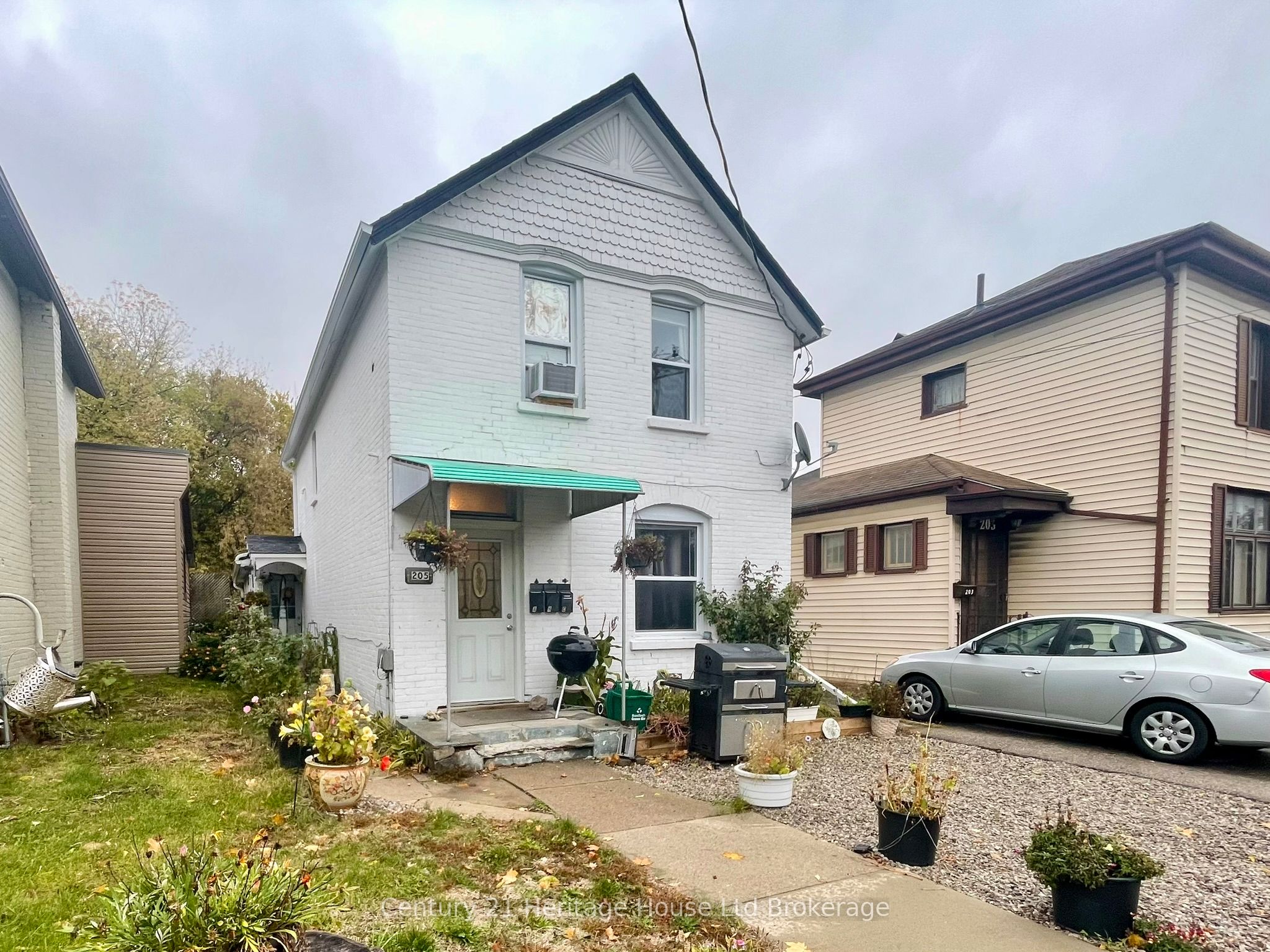 205 William Street Property Photo 1