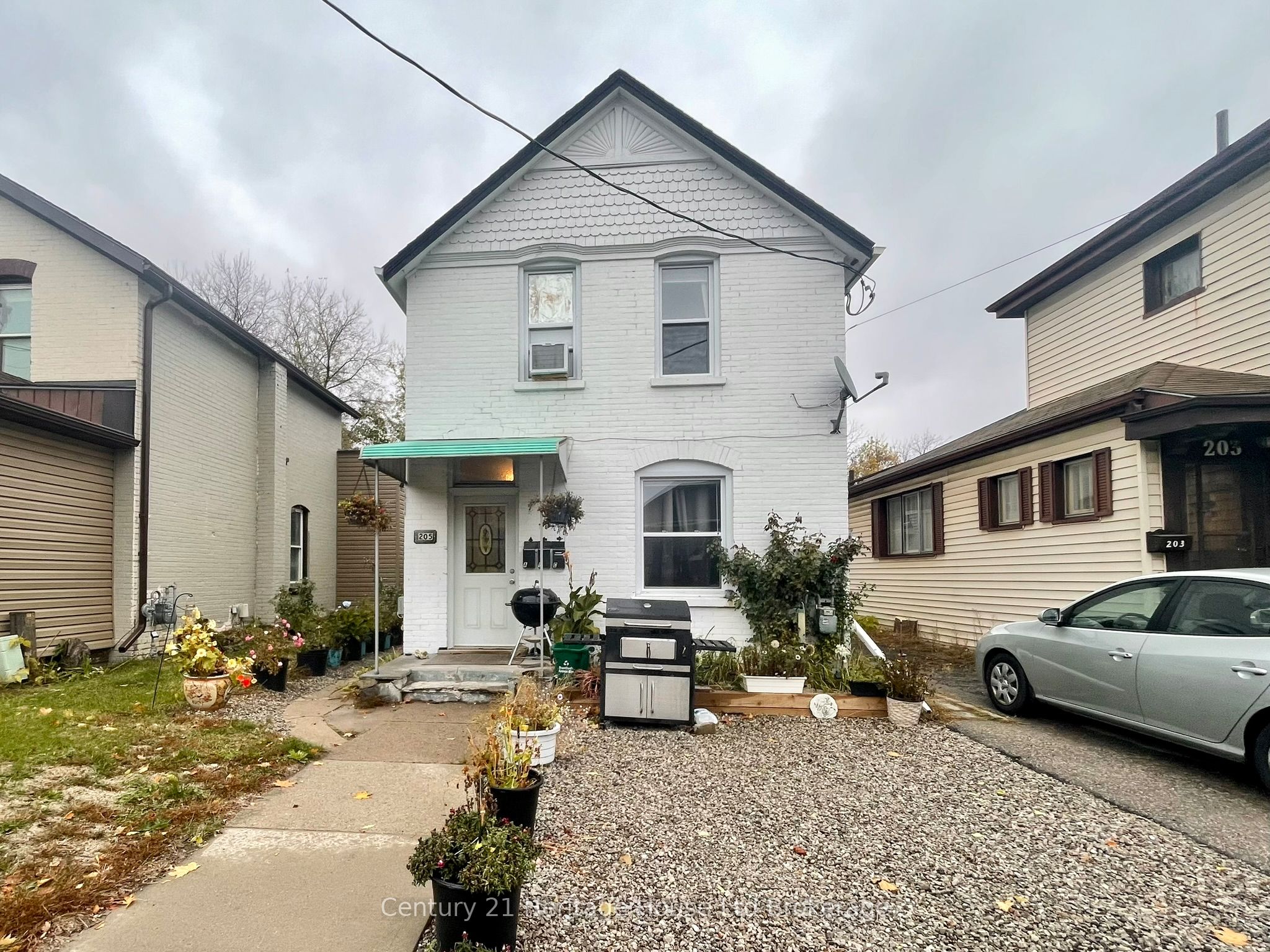 205 William Street Property Photo 2