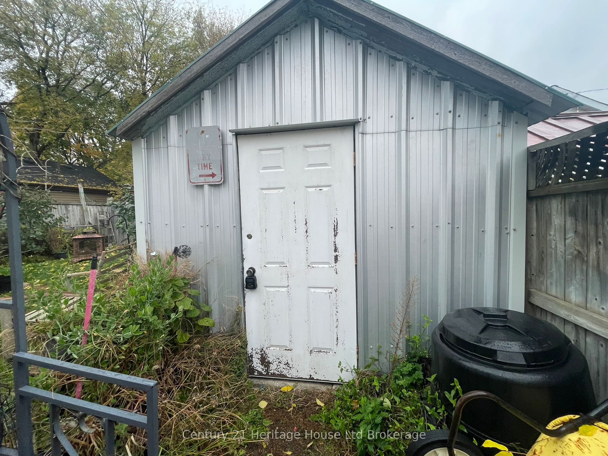 205 William Street Property Photo 14