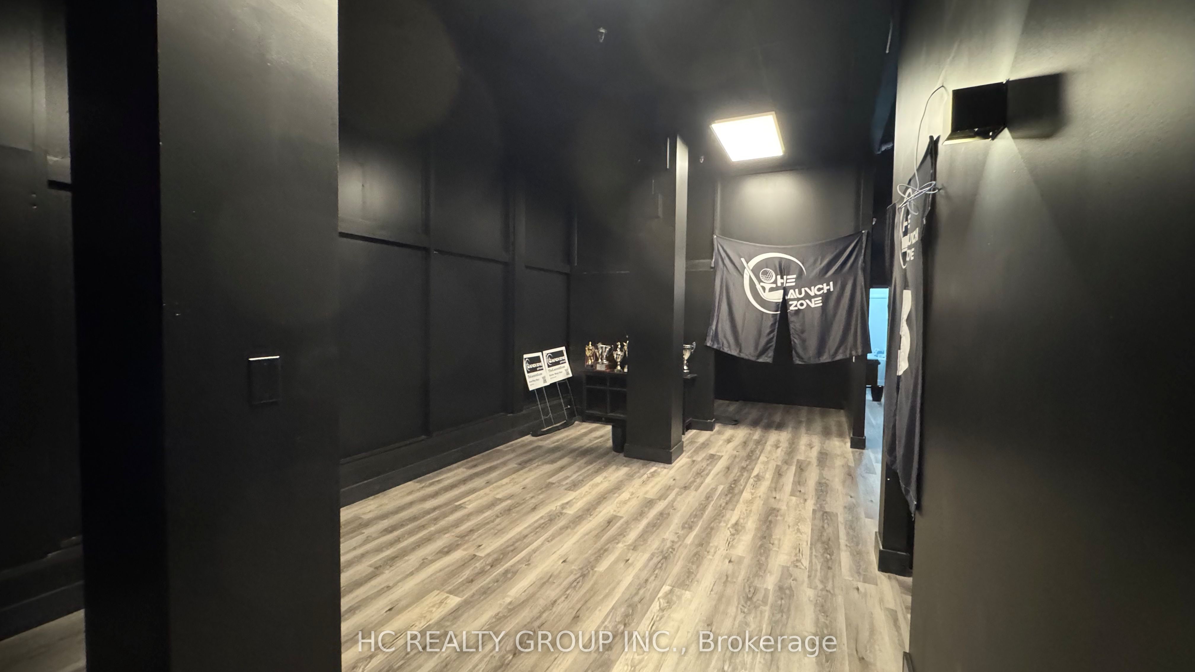 370 Ontario St Property Photo 7