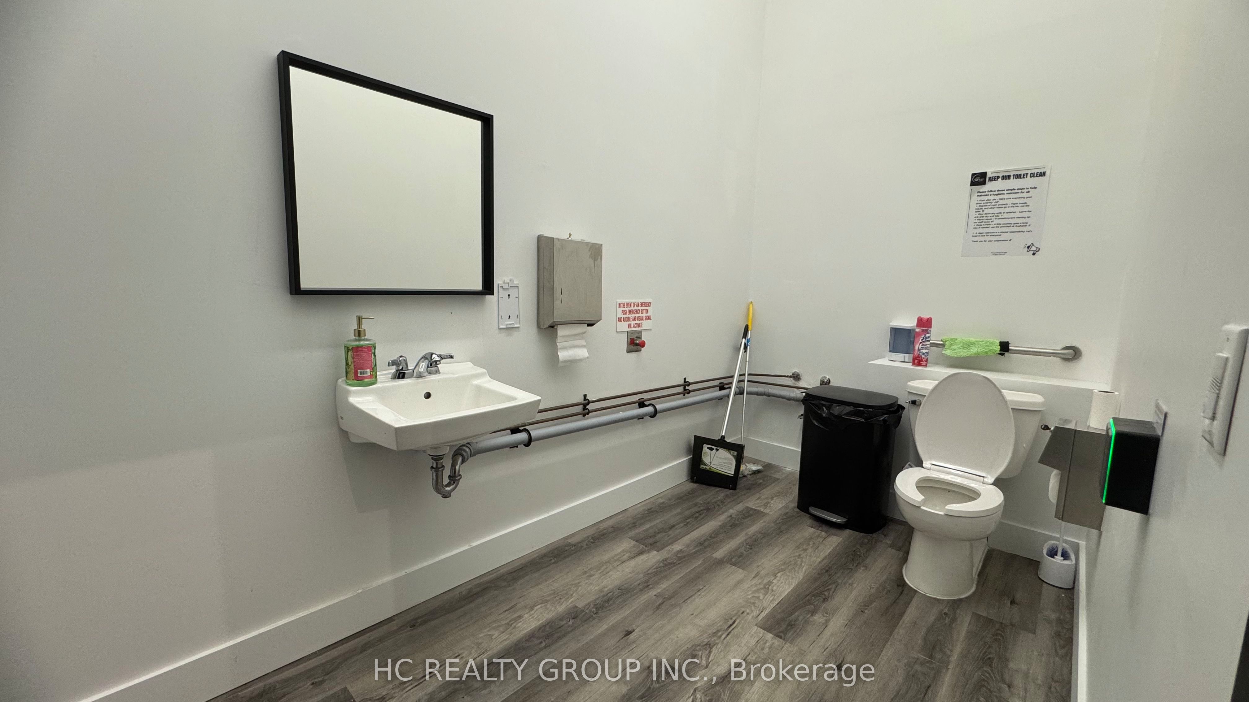 370 Ontario St Property Photo 8