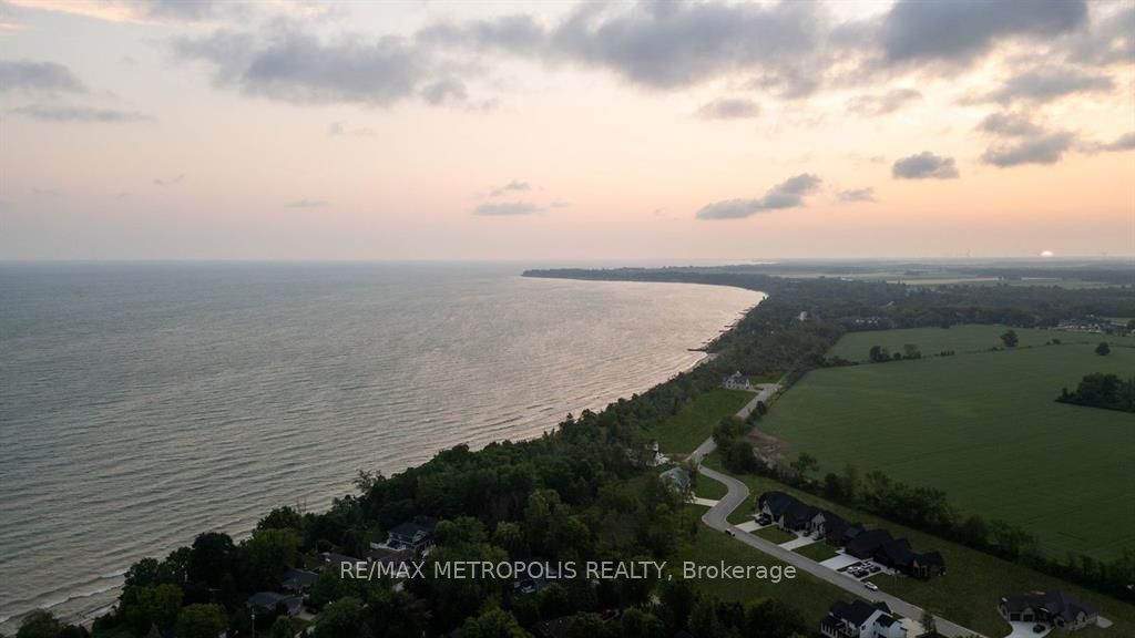 7049 Blue Coasts Heights Property Photo 9