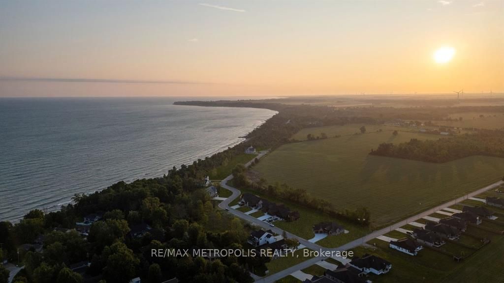7049 Blue Coasts Heights Property Photo 10