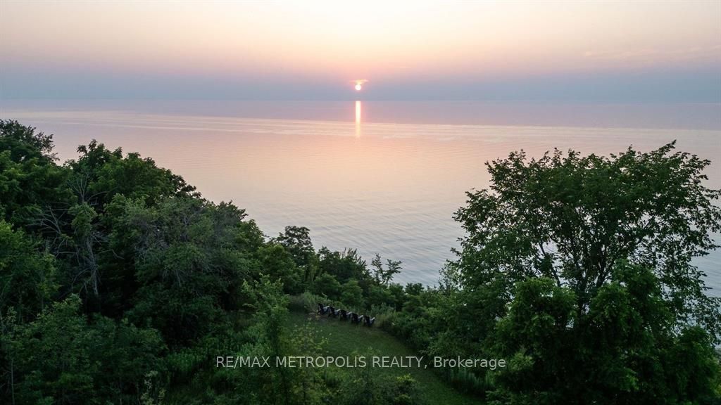 7049 Blue Coasts Heights Property Photo 18