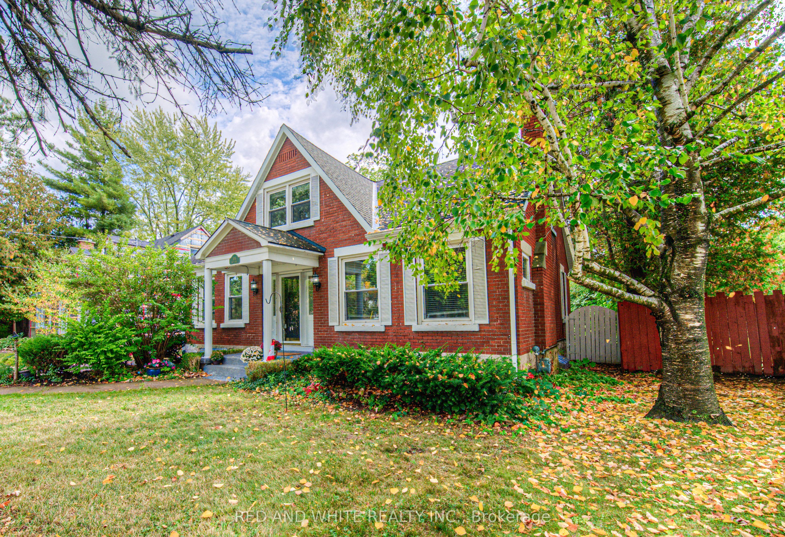 305 Main Street Property Photo 1