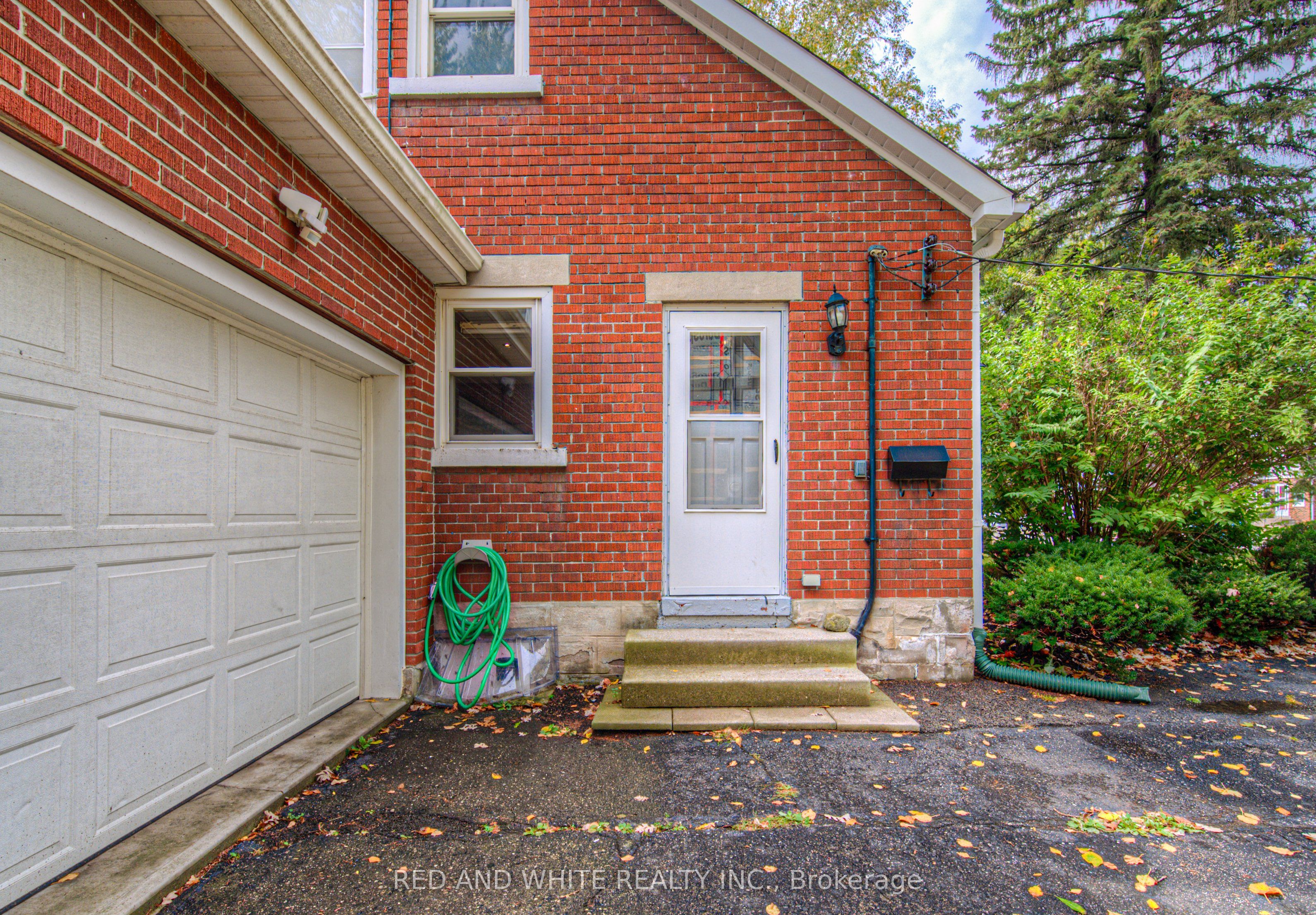 305 Main Street Property Photo 4