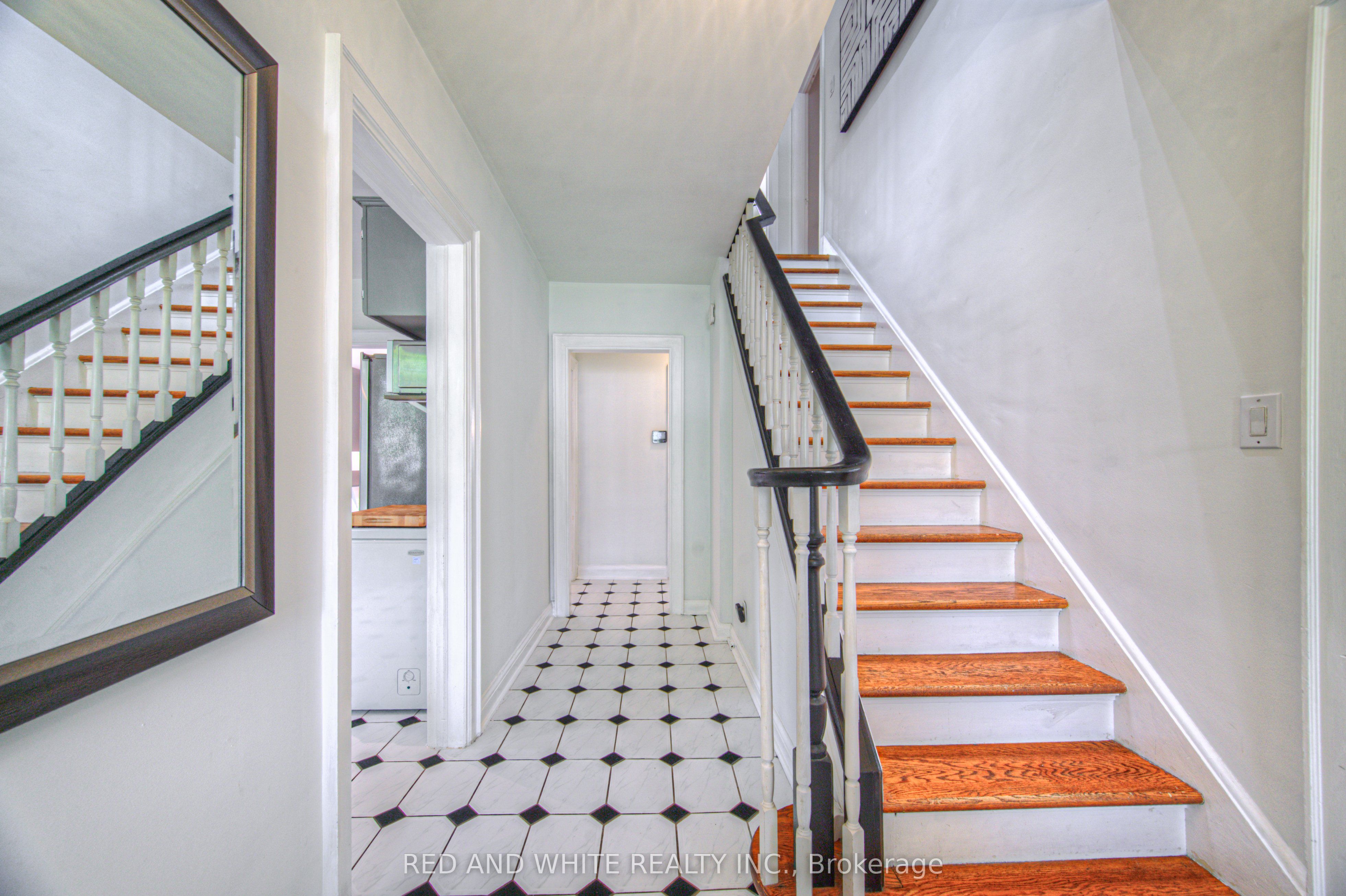 305 Main Street Property Photo 7