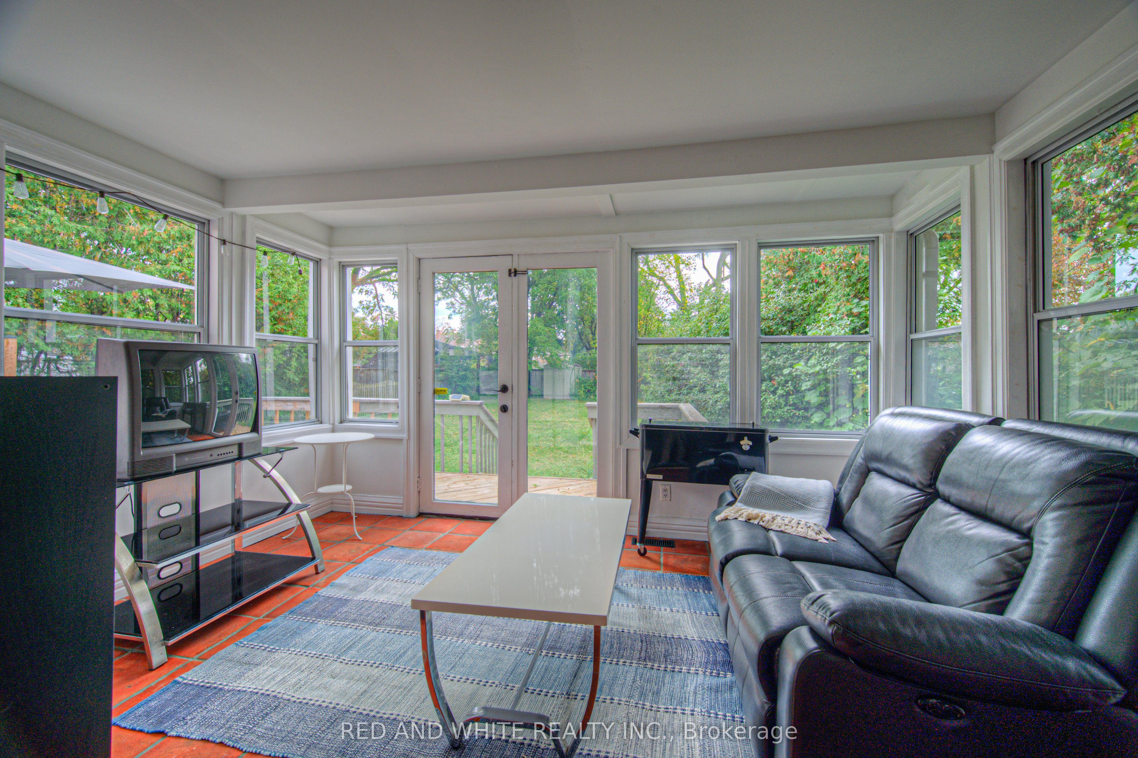 305 Main Street Property Photo 17