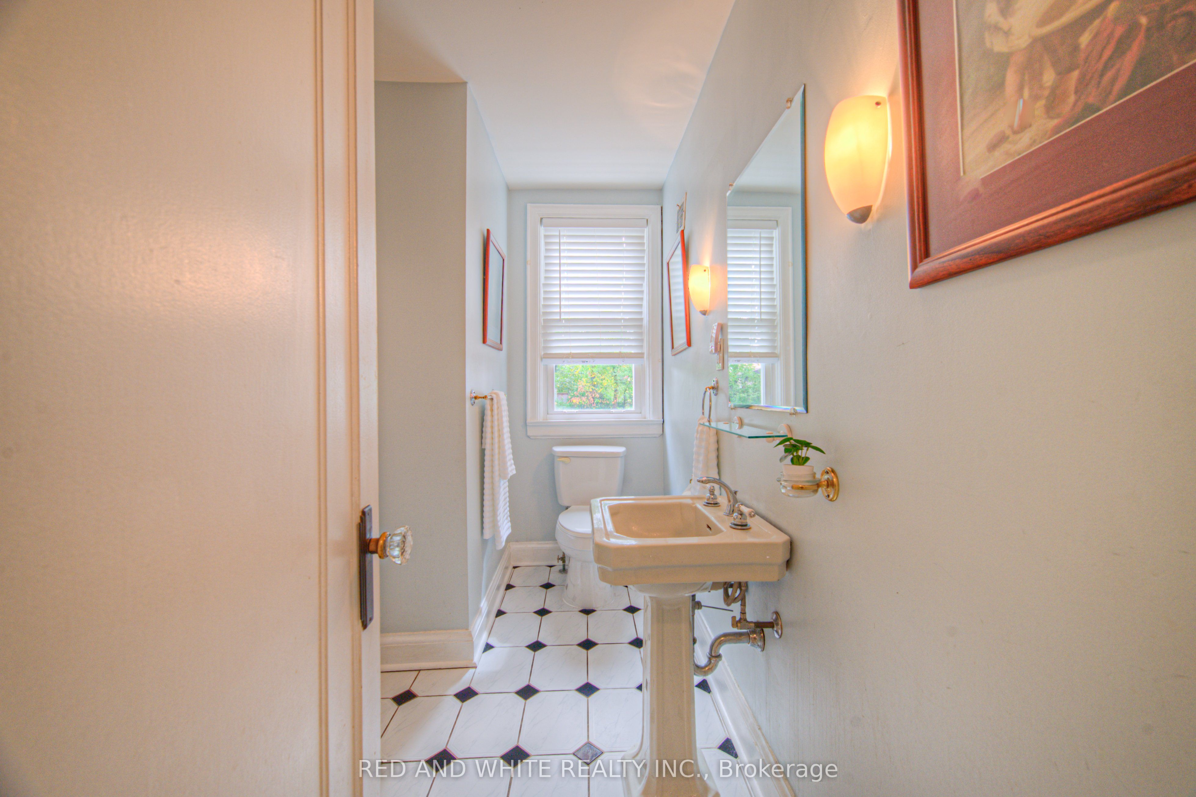 305 Main Street Property Photo 21