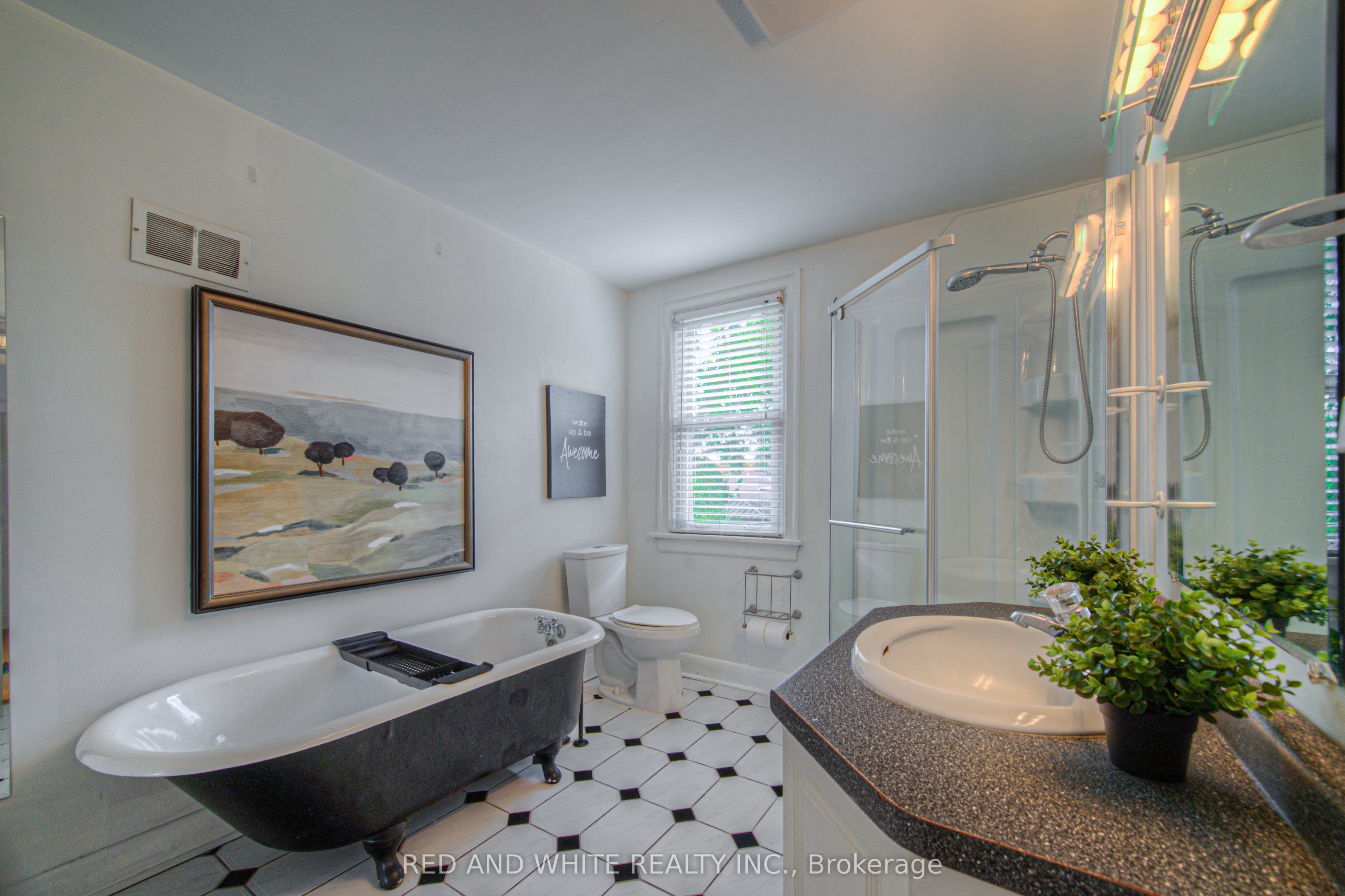 305 Main Street Property Photo 32