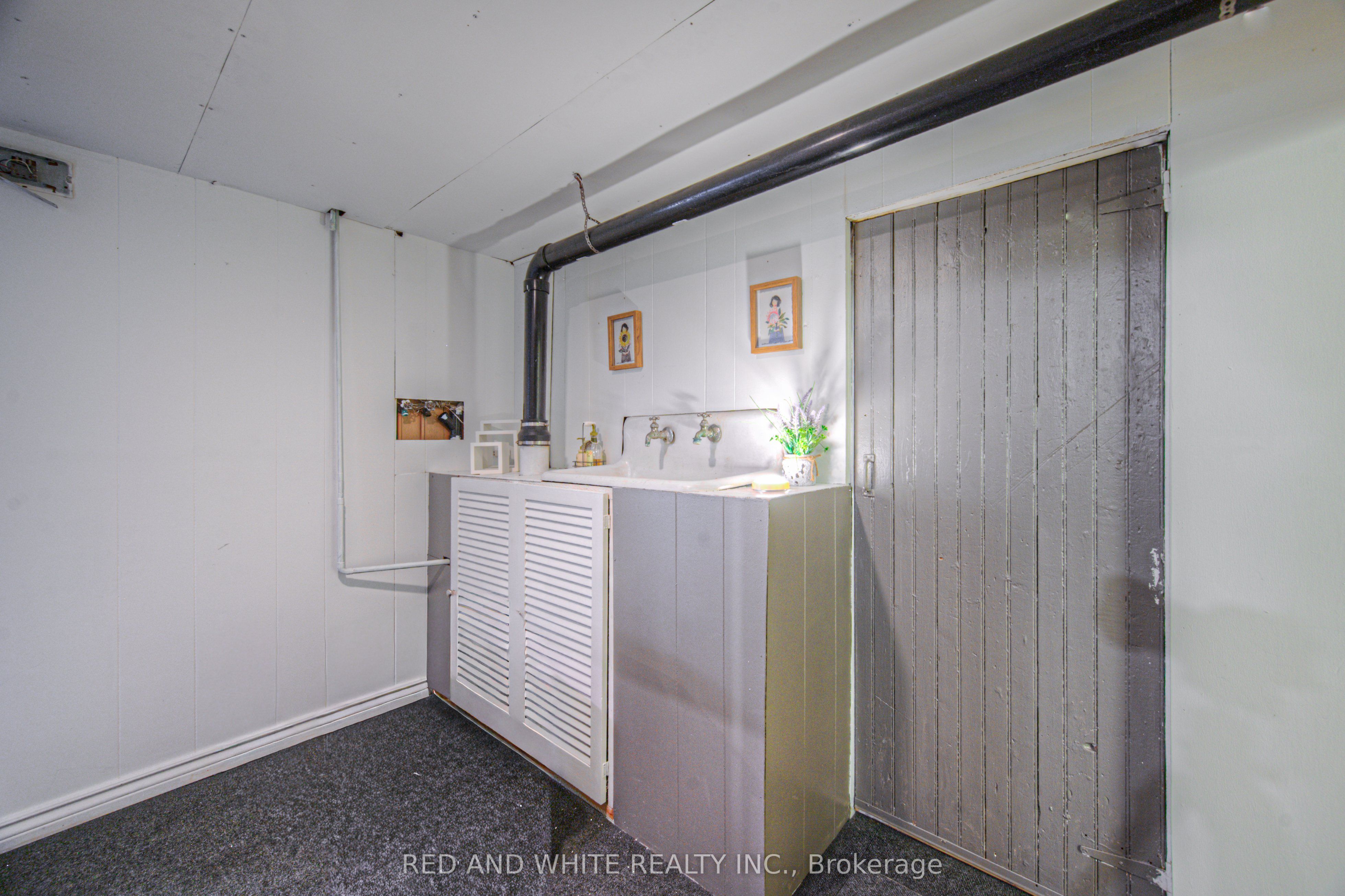 305 Main Street Property Photo 43