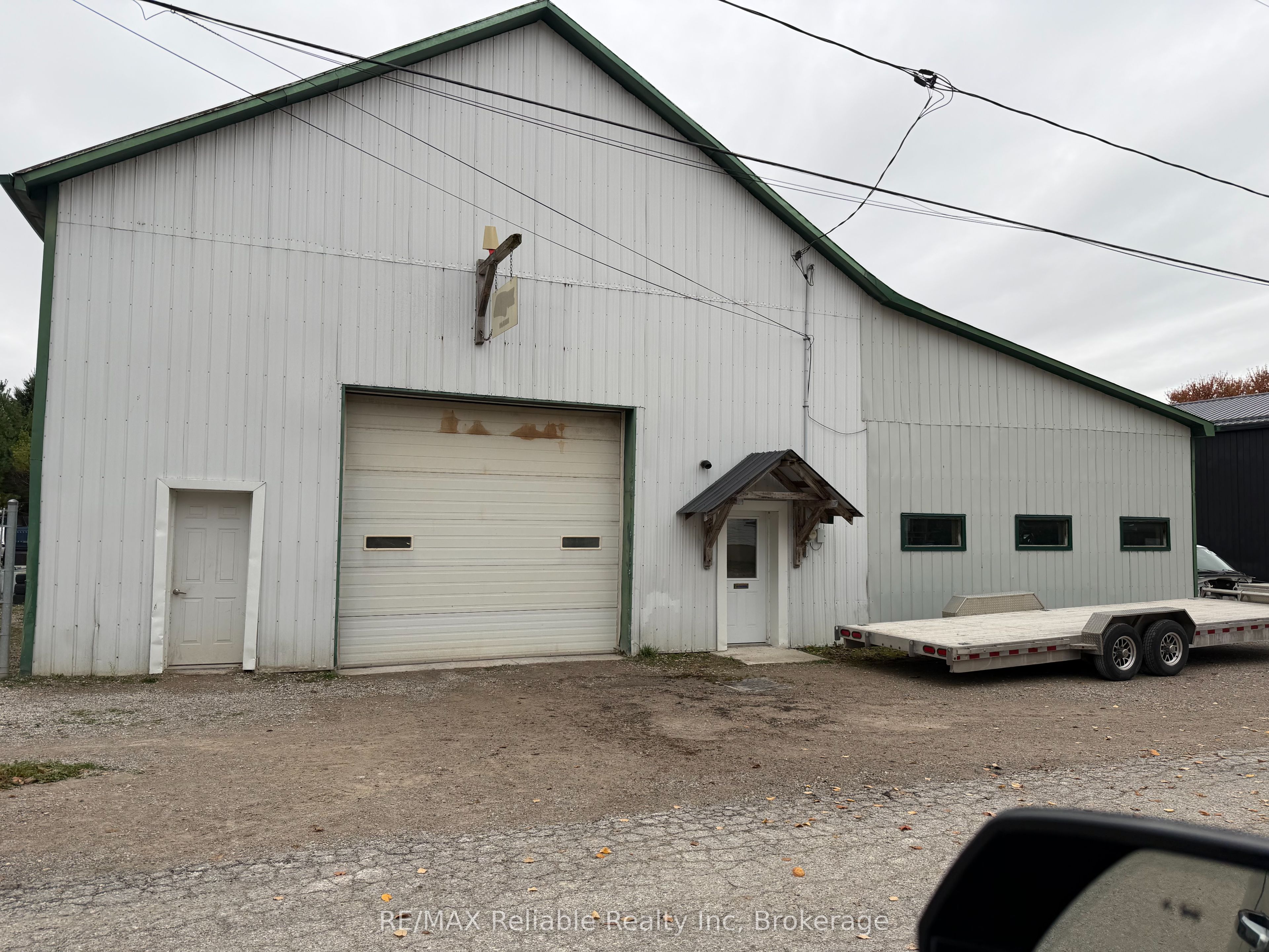 6991 Raglan Street Property Photo 2