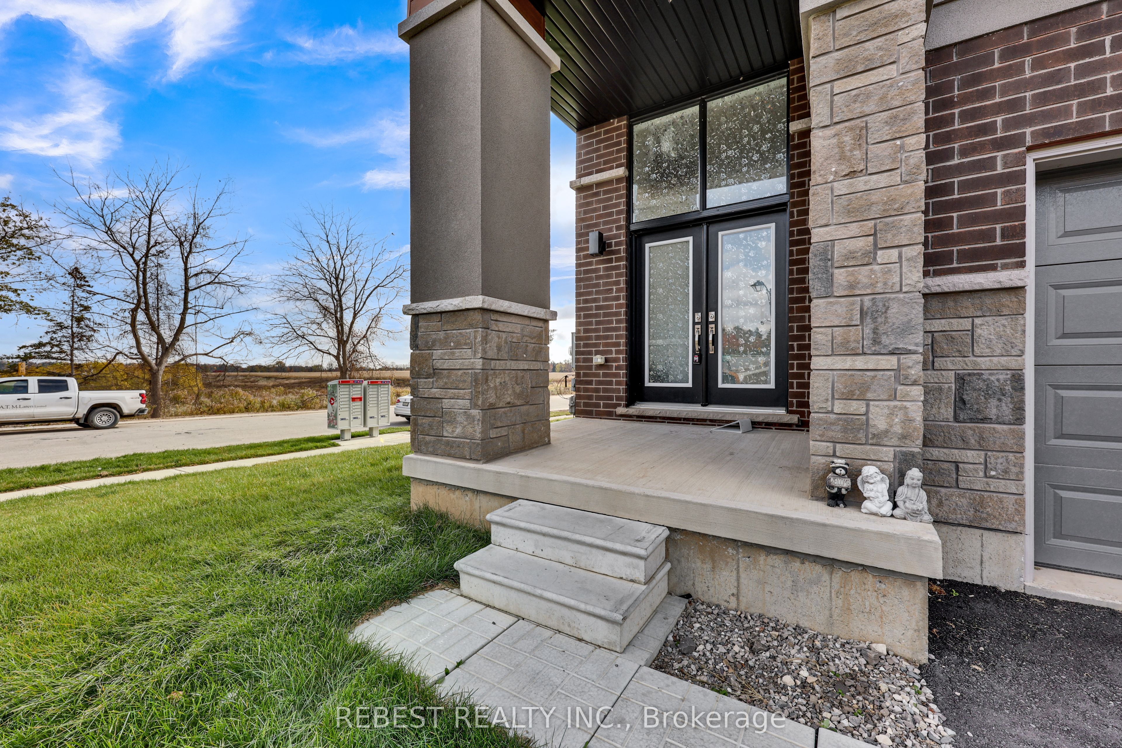 130 Hitchman Street Property Photo 2