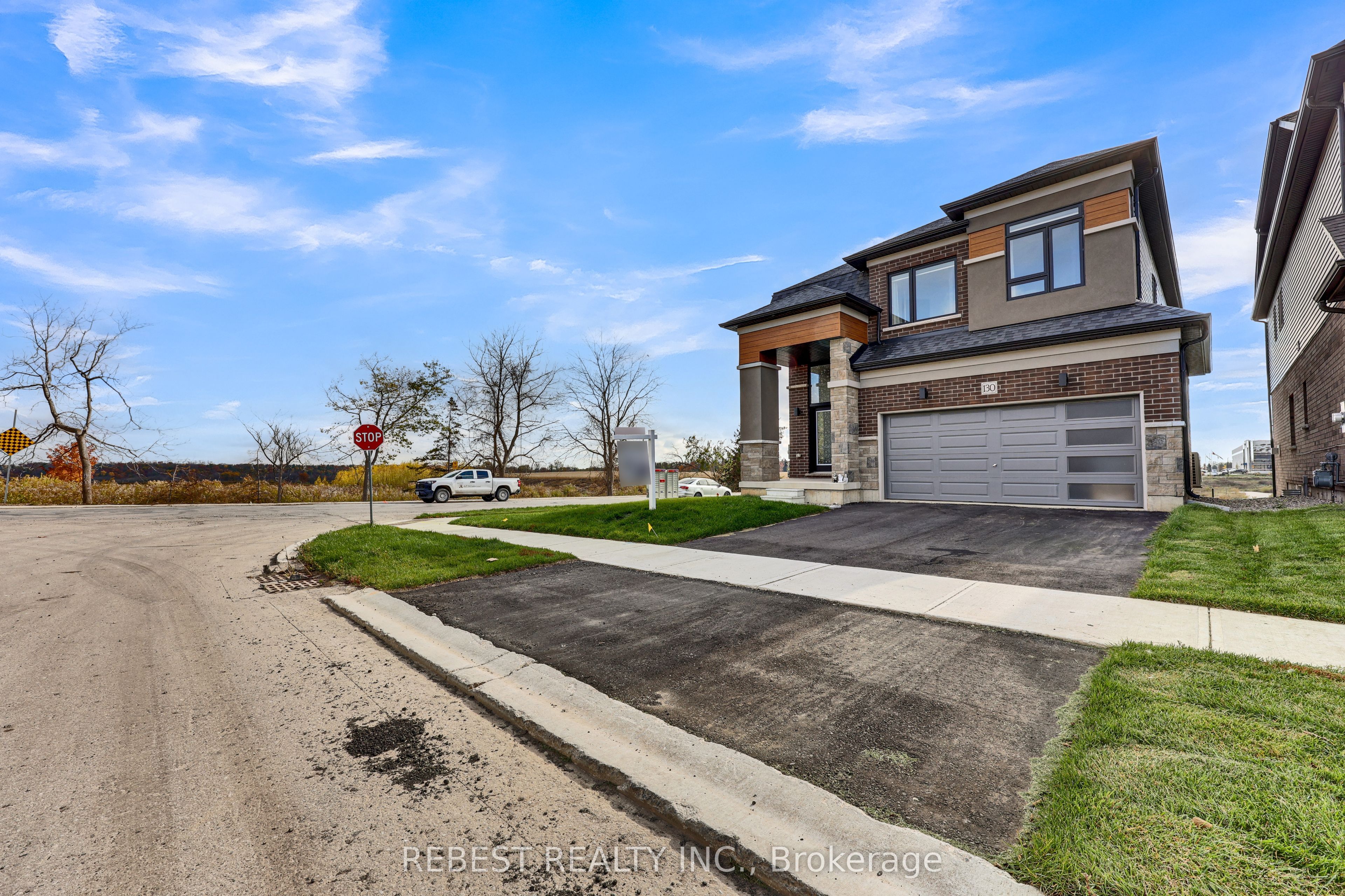 130 Hitchman Street Property Photo 3