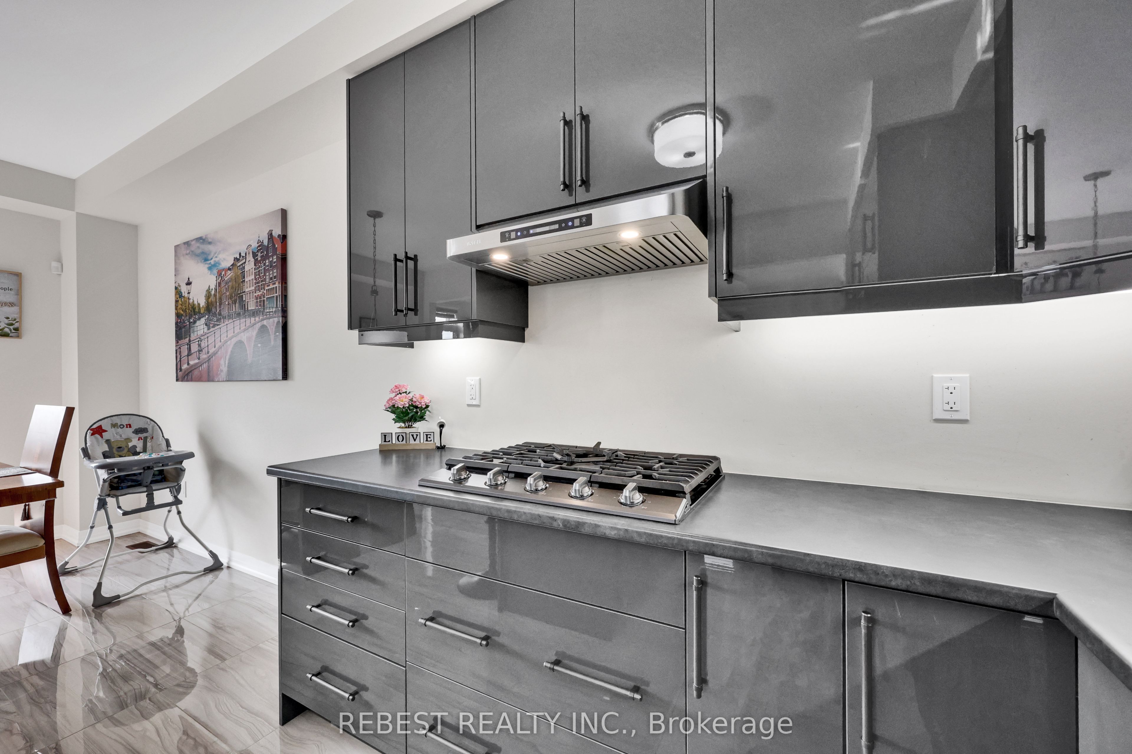 130 Hitchman Street Property Photo 18