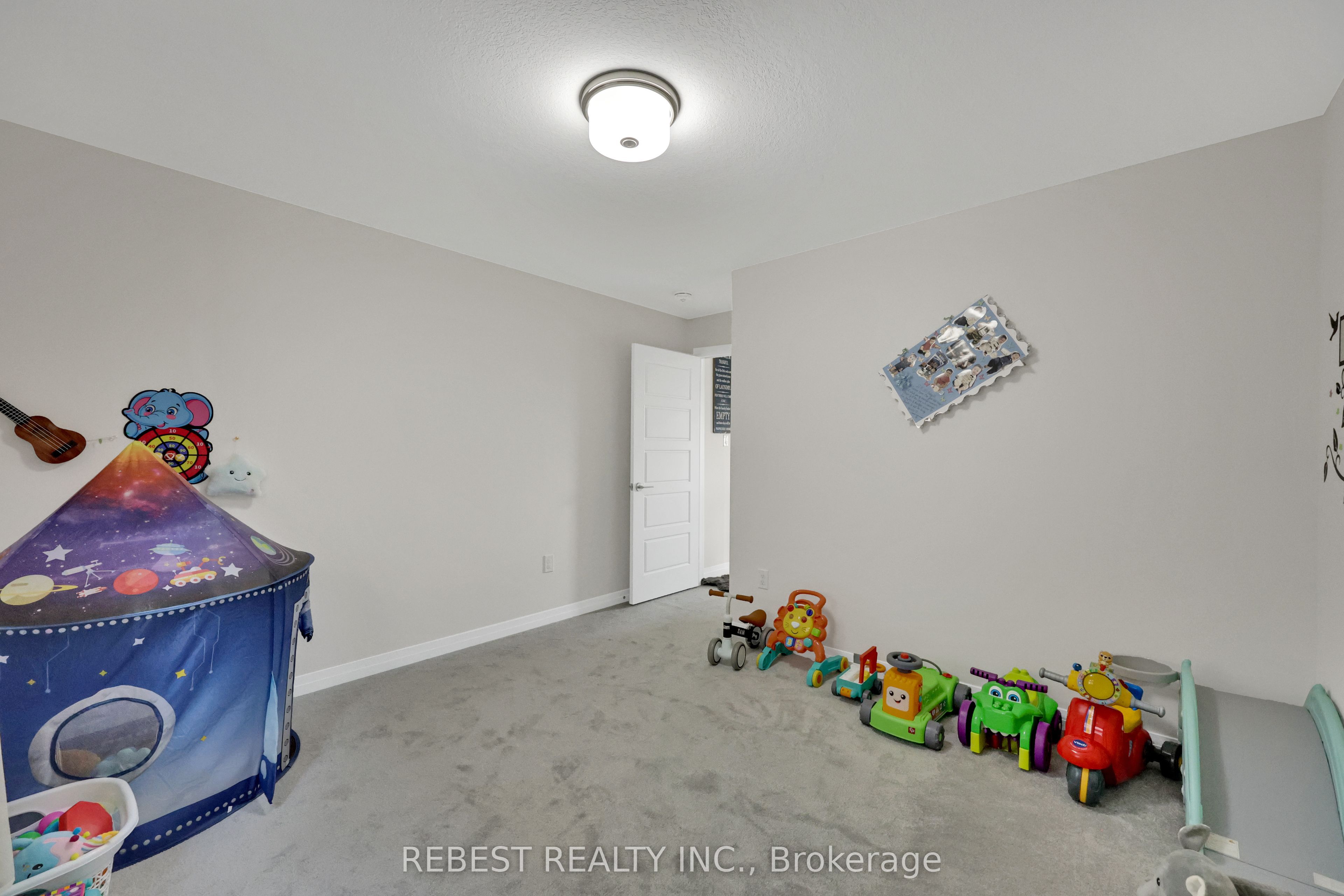 130 Hitchman Street Property Photo 26