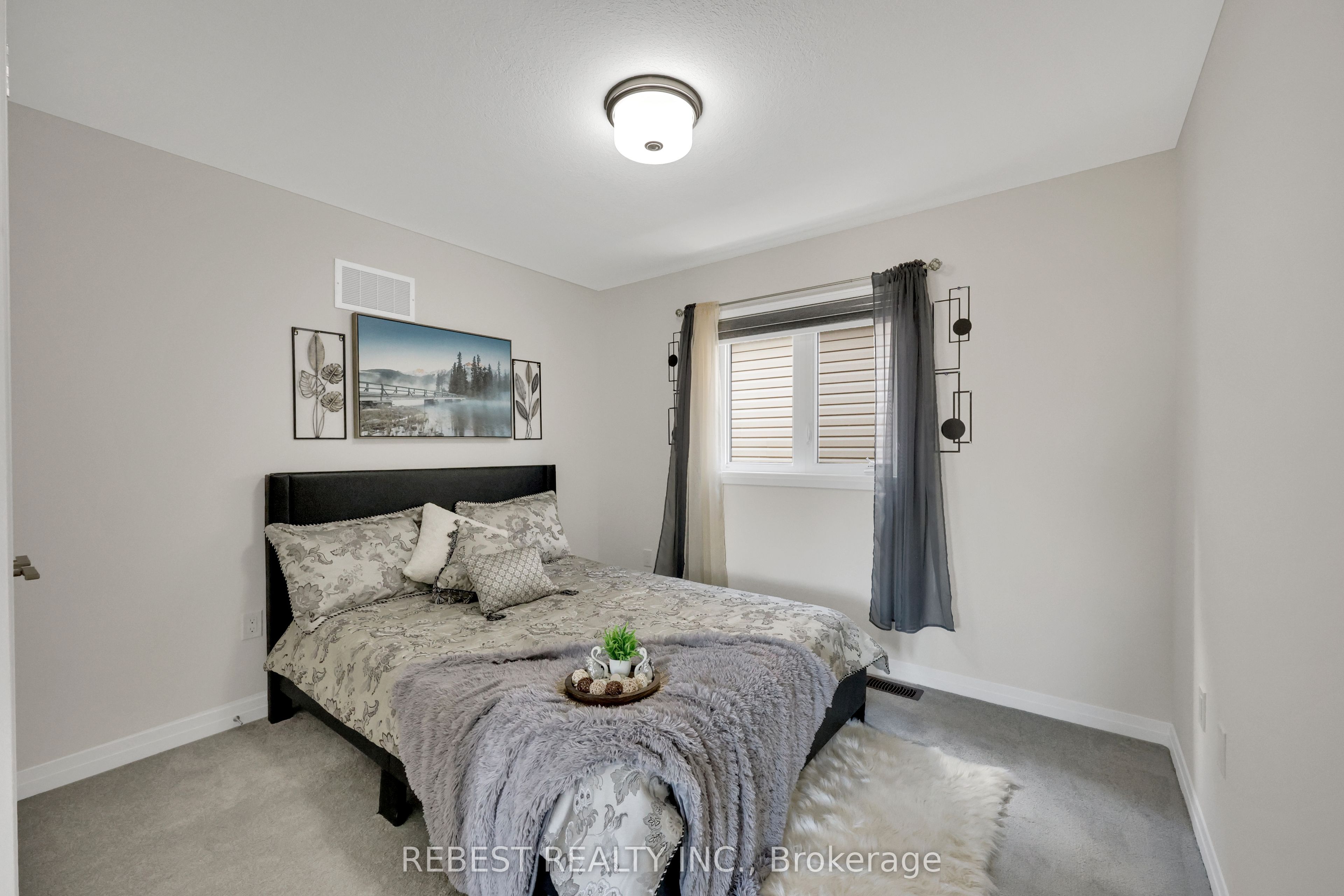 130 Hitchman Street Property Photo 29