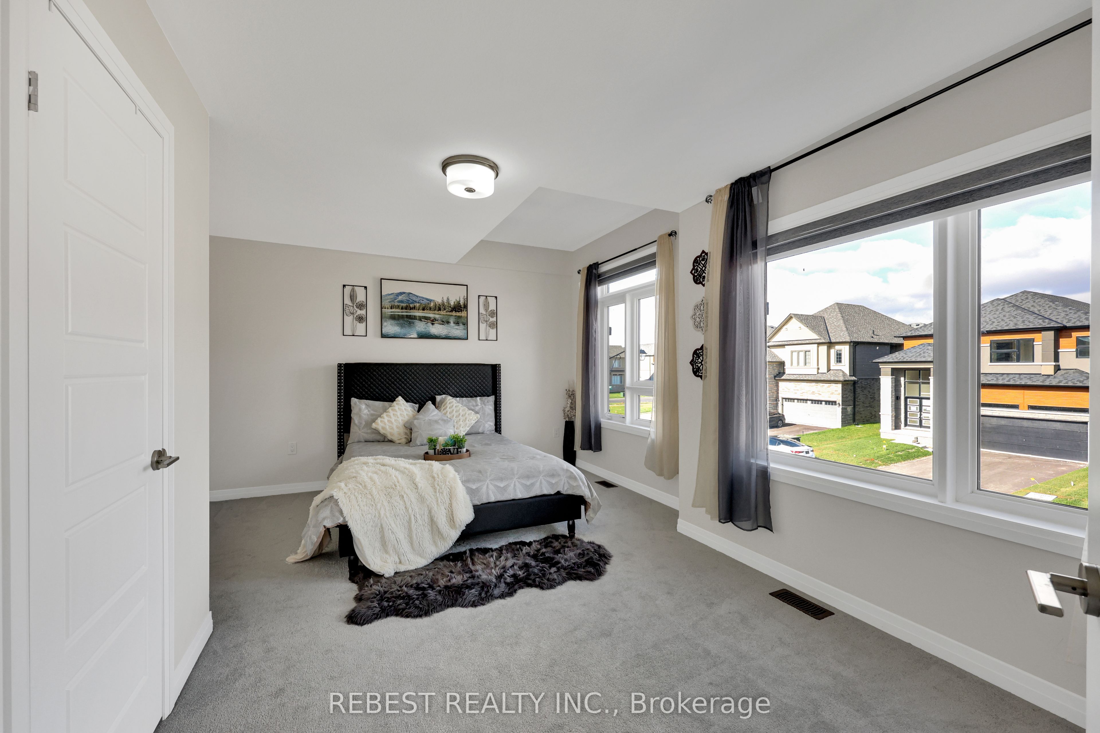 130 Hitchman Street Property Photo 32