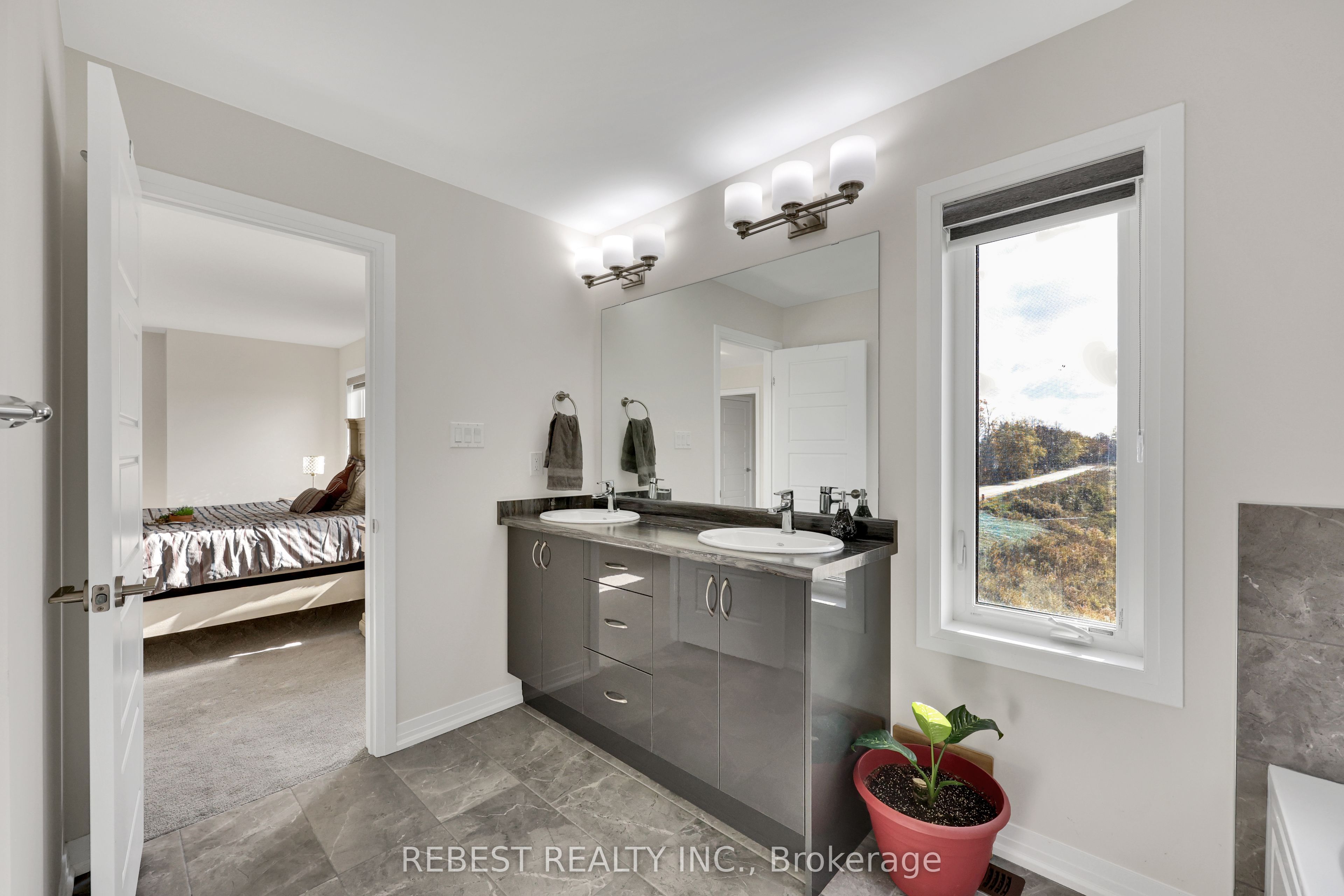 130 Hitchman Street Property Photo 40