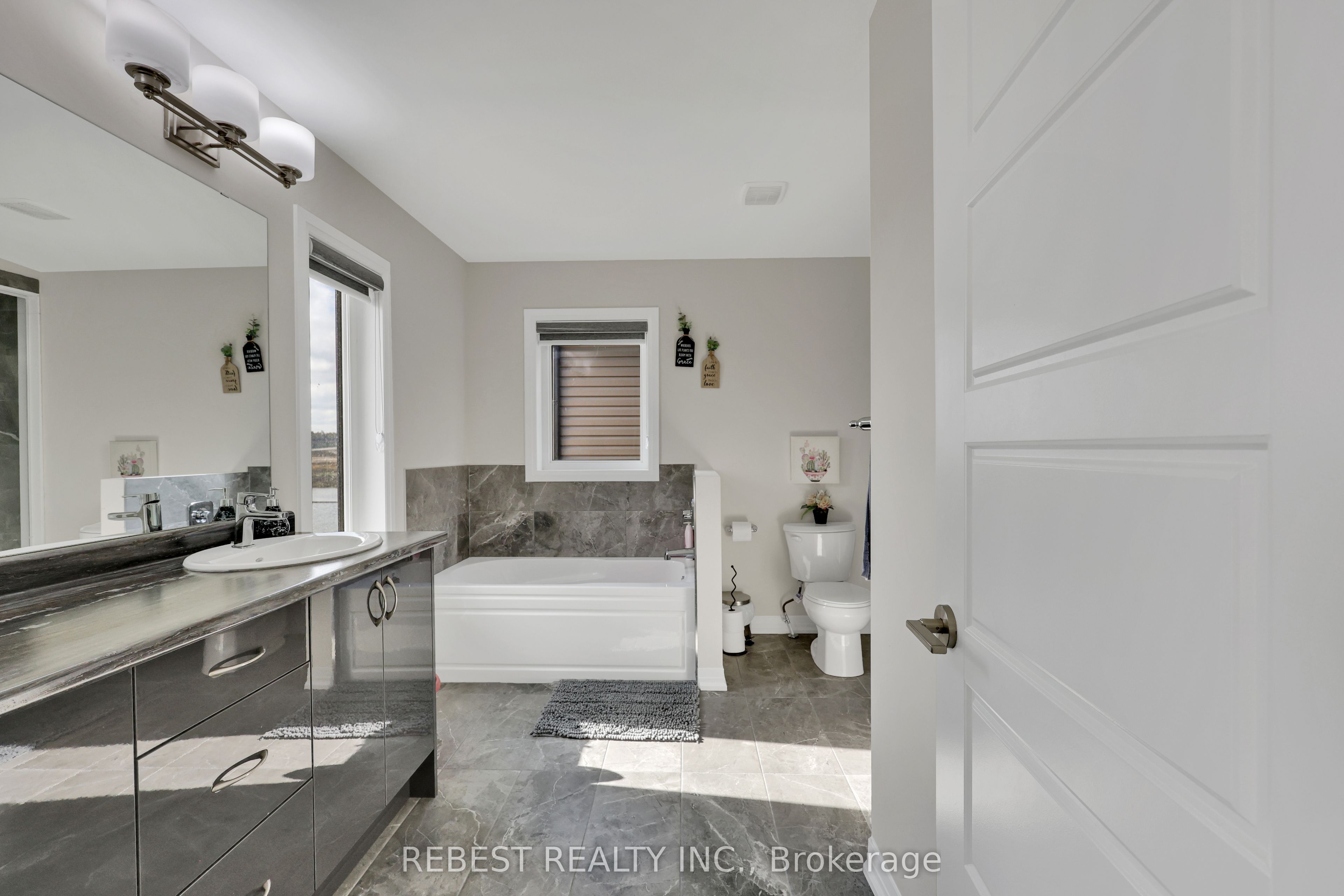 130 Hitchman Street Property Photo 41