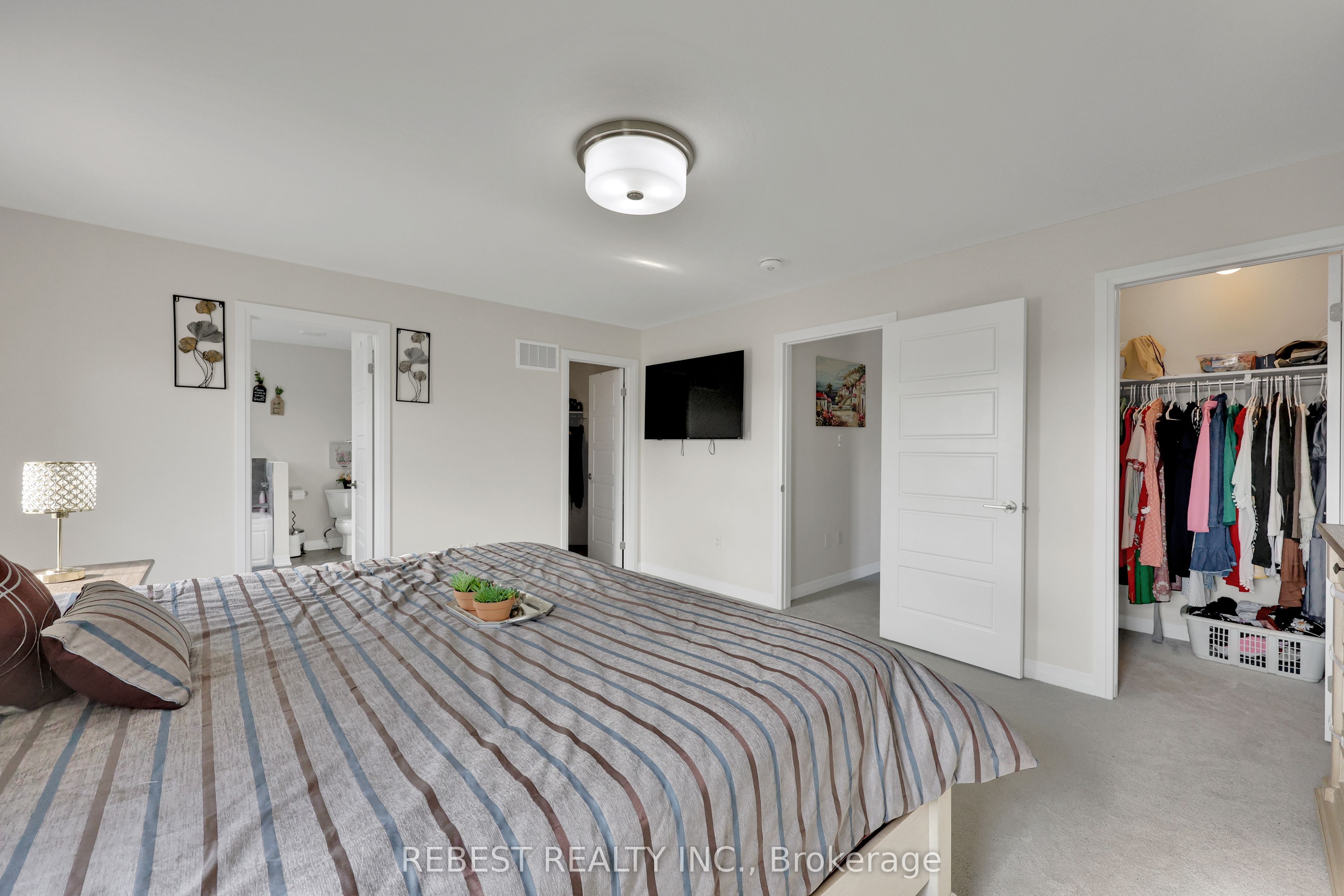130 Hitchman Street Property Photo 42