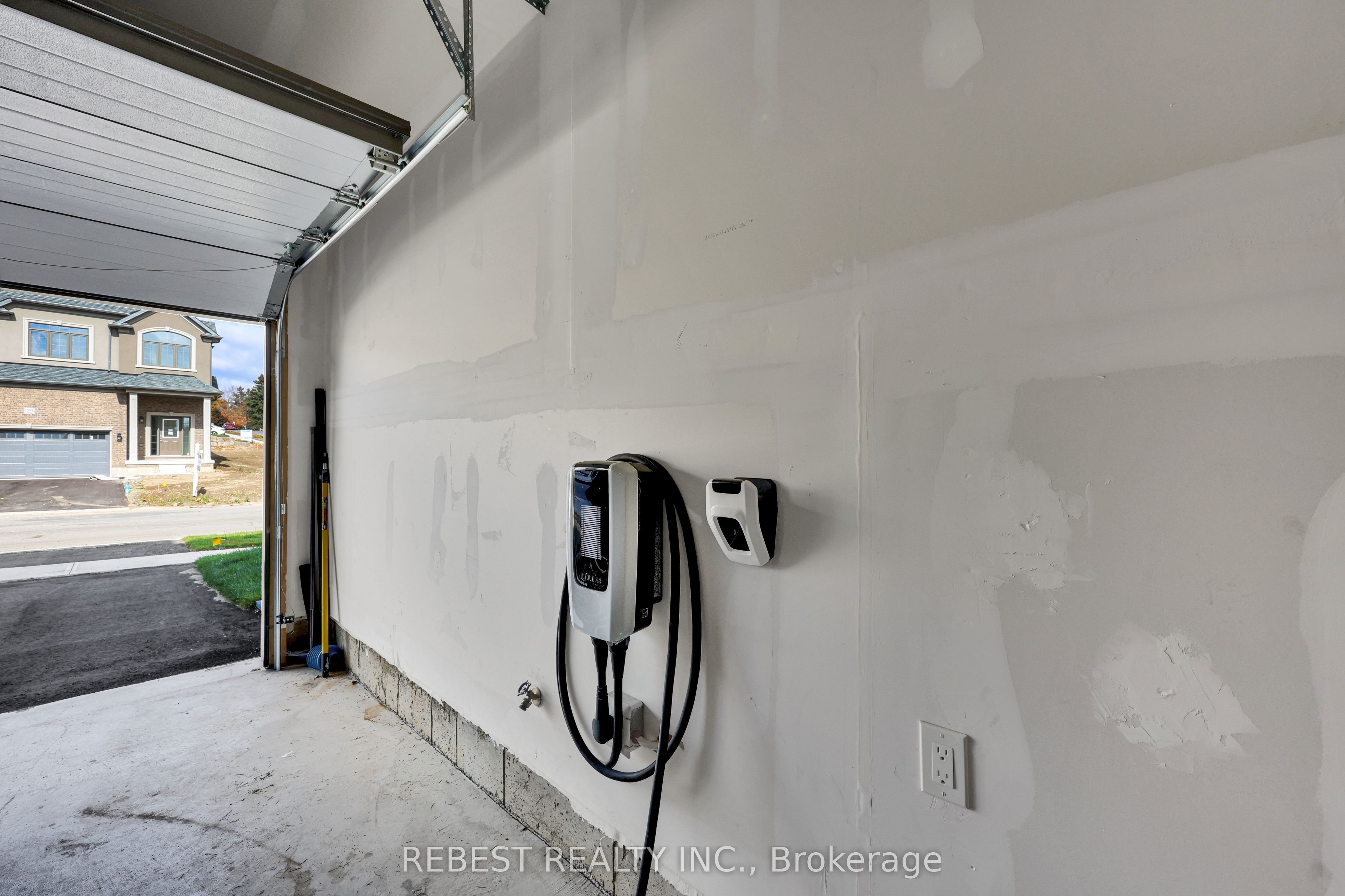 130 Hitchman Street Property Photo 46