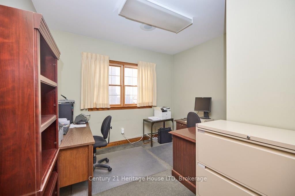 288 Ridge Rd N Property Photo 11