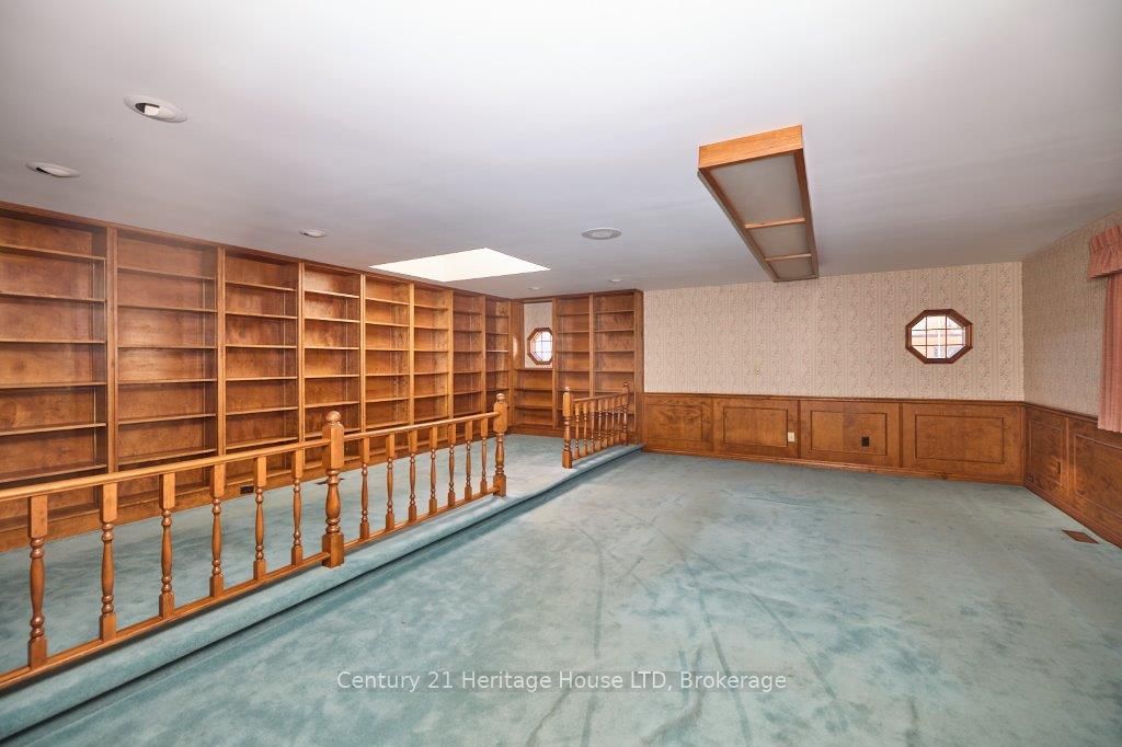 288 Ridge Rd N Property Photo 24