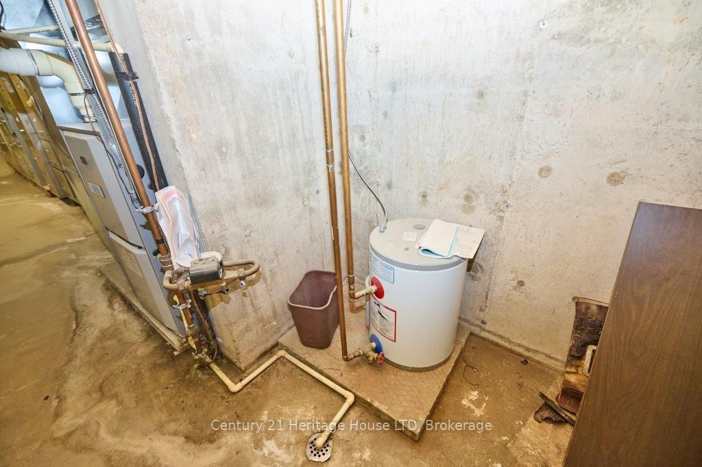 288 Ridge Rd N Property Photo 33