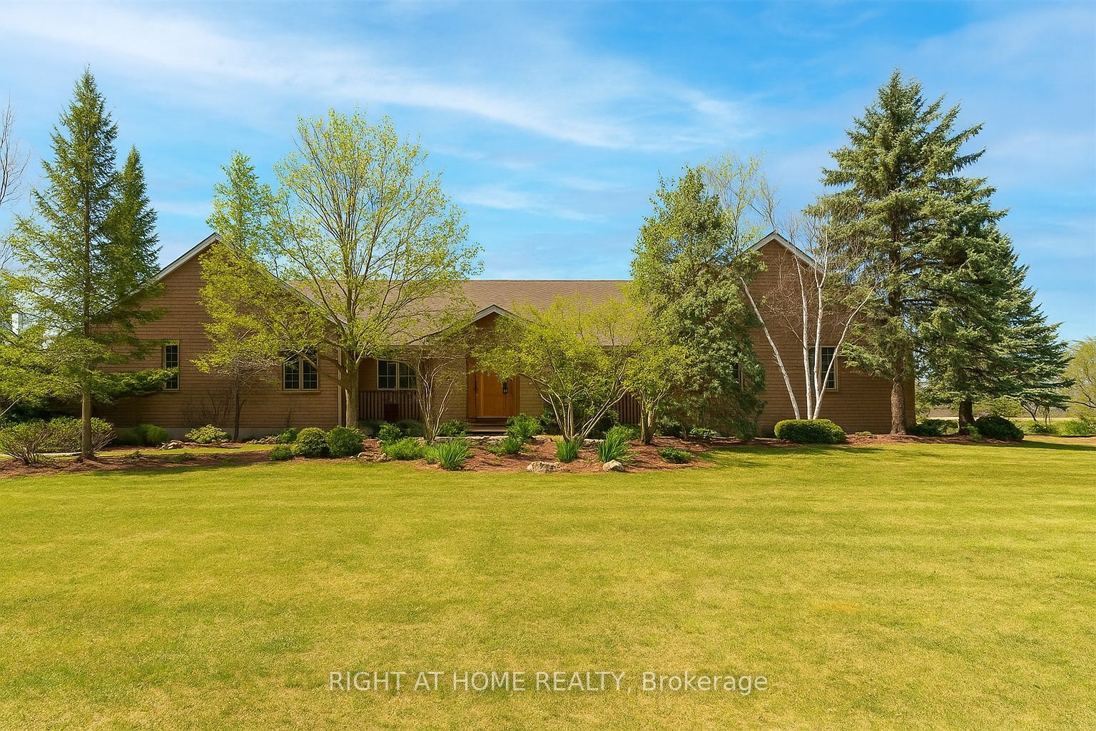 425 Golf Club Road Property Photo 1