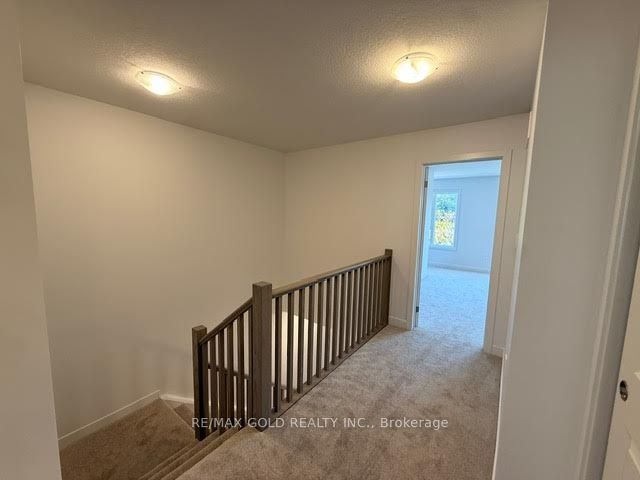 24 Oak Forest Common Crescent Property Photo 16