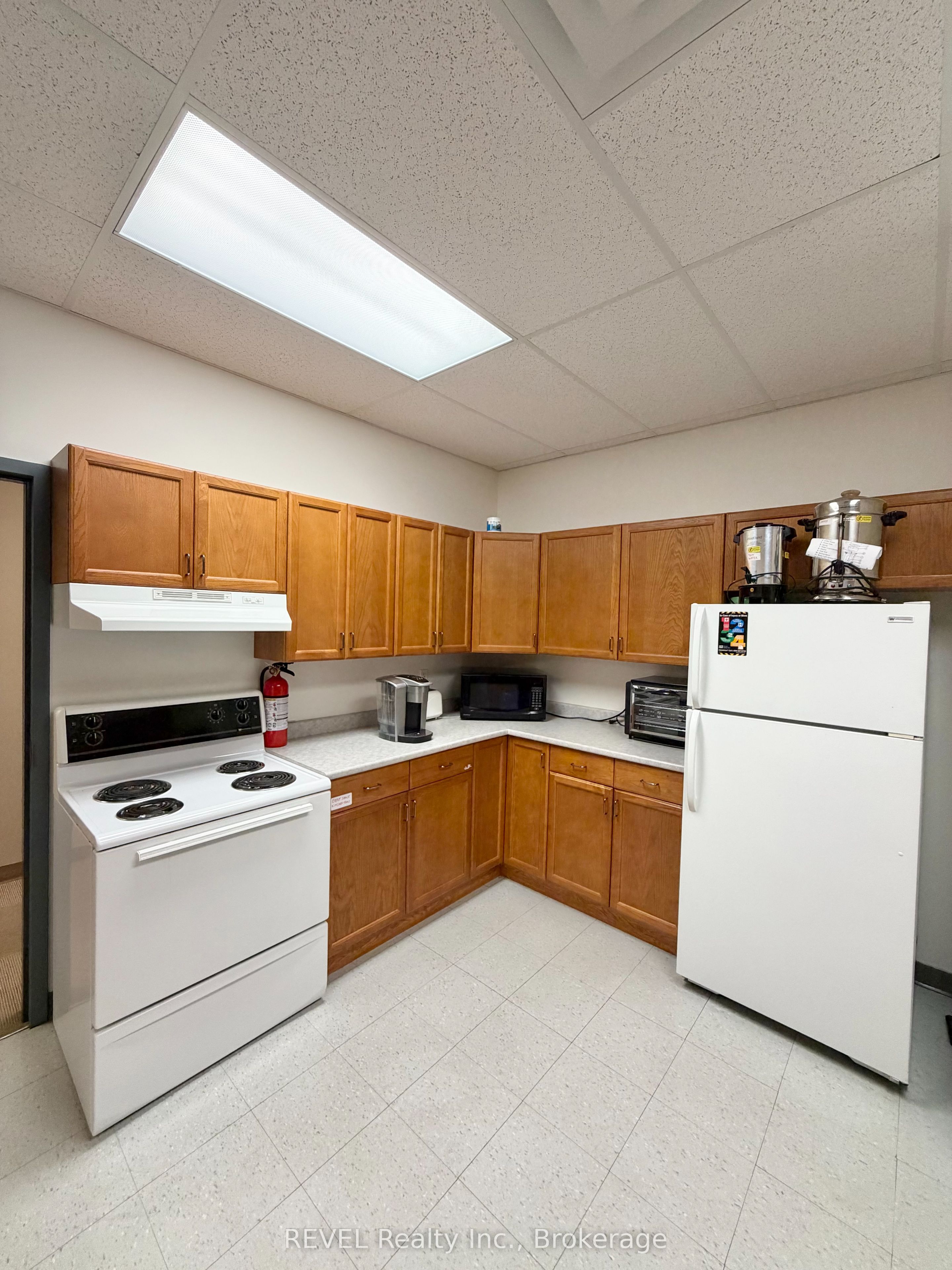 1759 Merrittville Hwy Property Photo 17