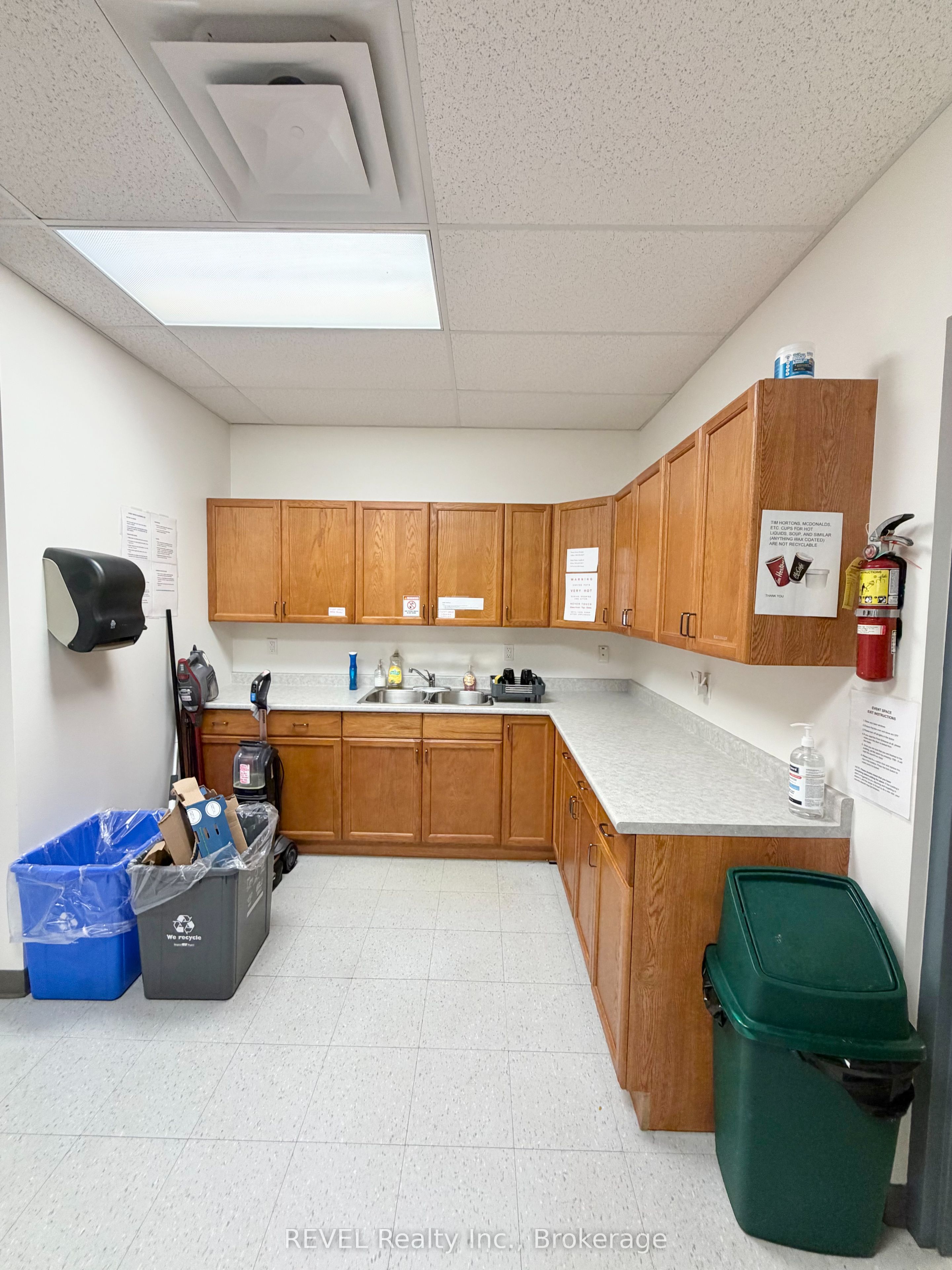 1759 Merrittville Hwy Property Photo 18