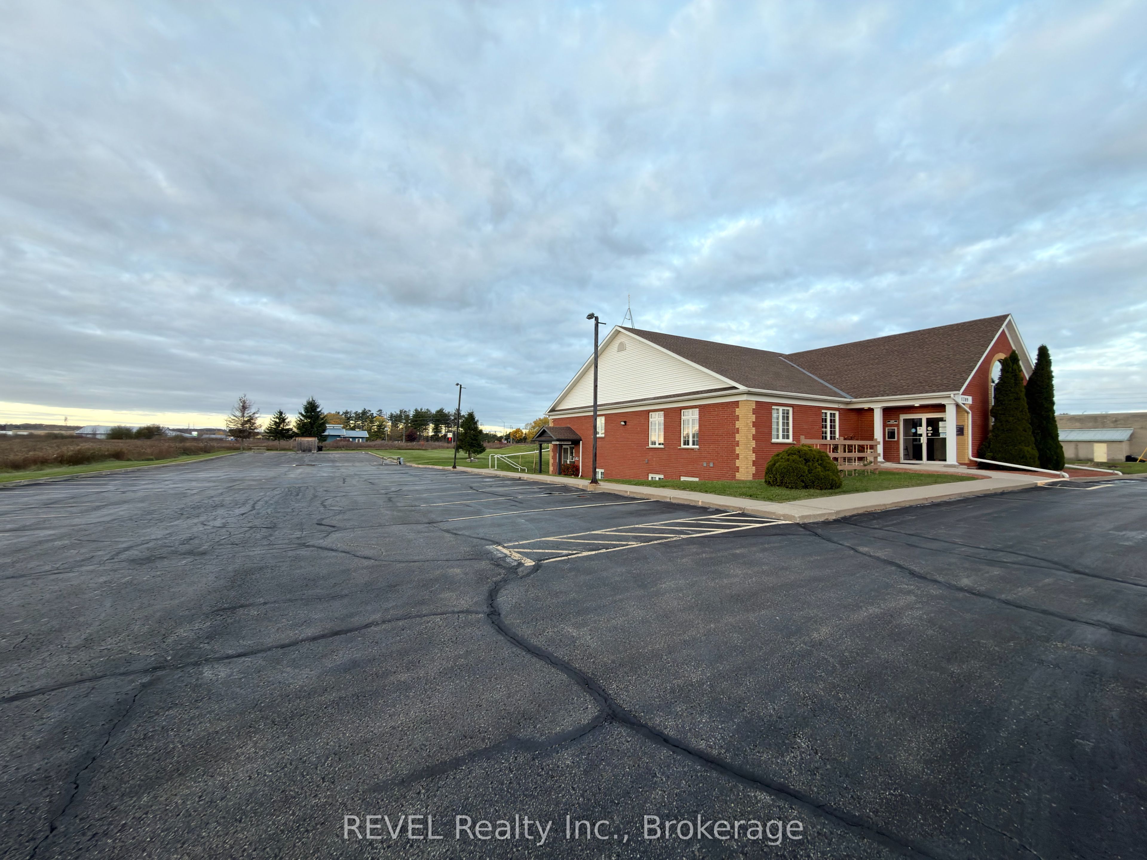 1759 Merrittville Hwy Property Photo 21