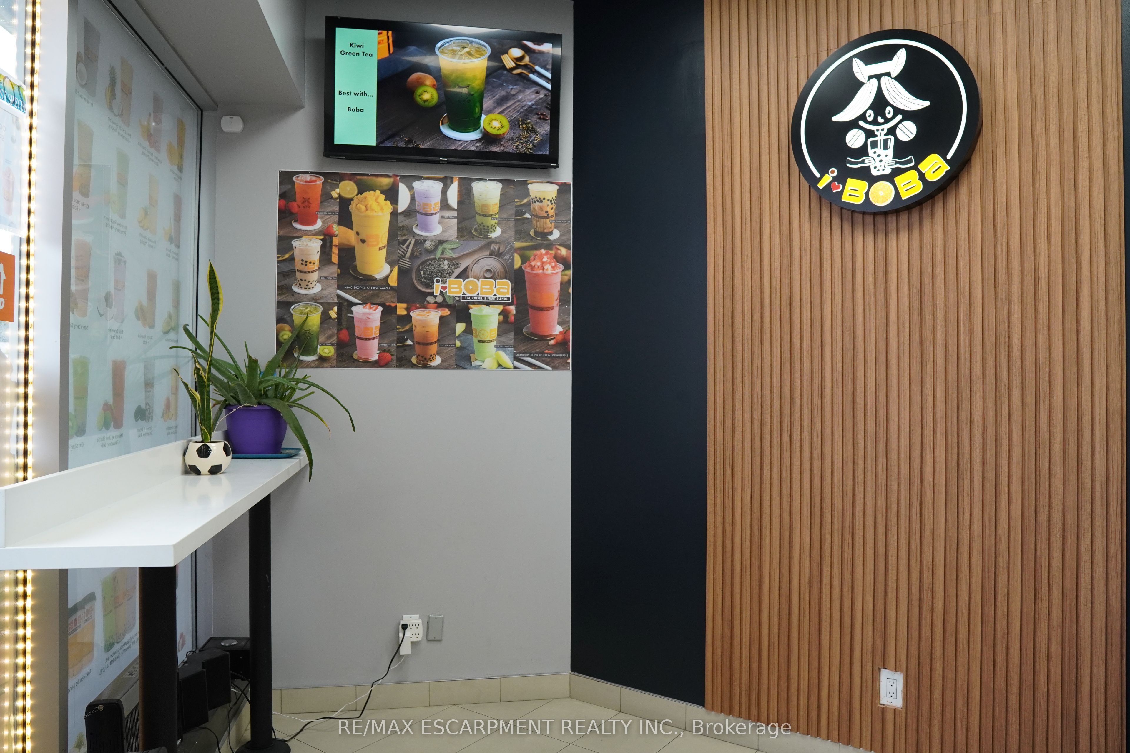 94 Bridgeport Road Property Photo 3