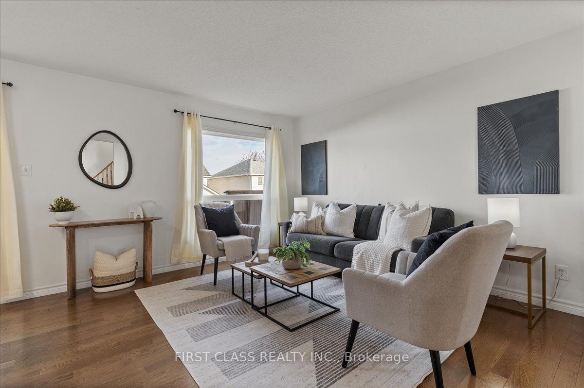 724 Angler Way Property Photo 4