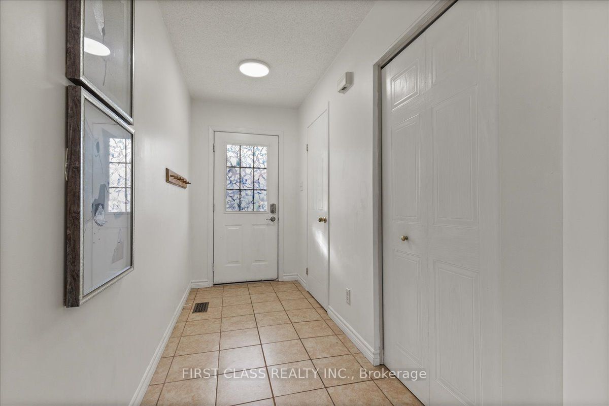 724 Angler Way Property Photo 9