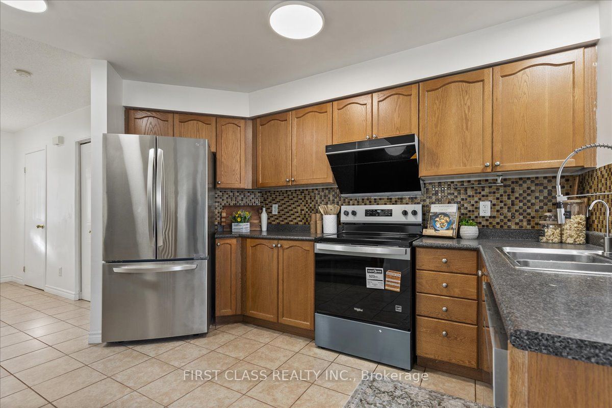 724 Angler Way Property Photo 11