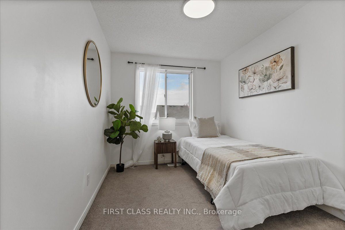 724 Angler Way Property Photo 15