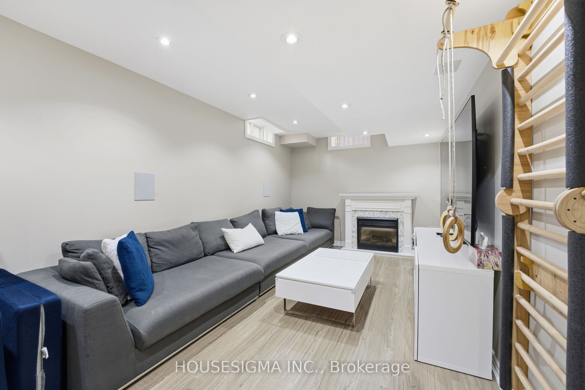 92 Glenmeadow Crescent Property Photo 23