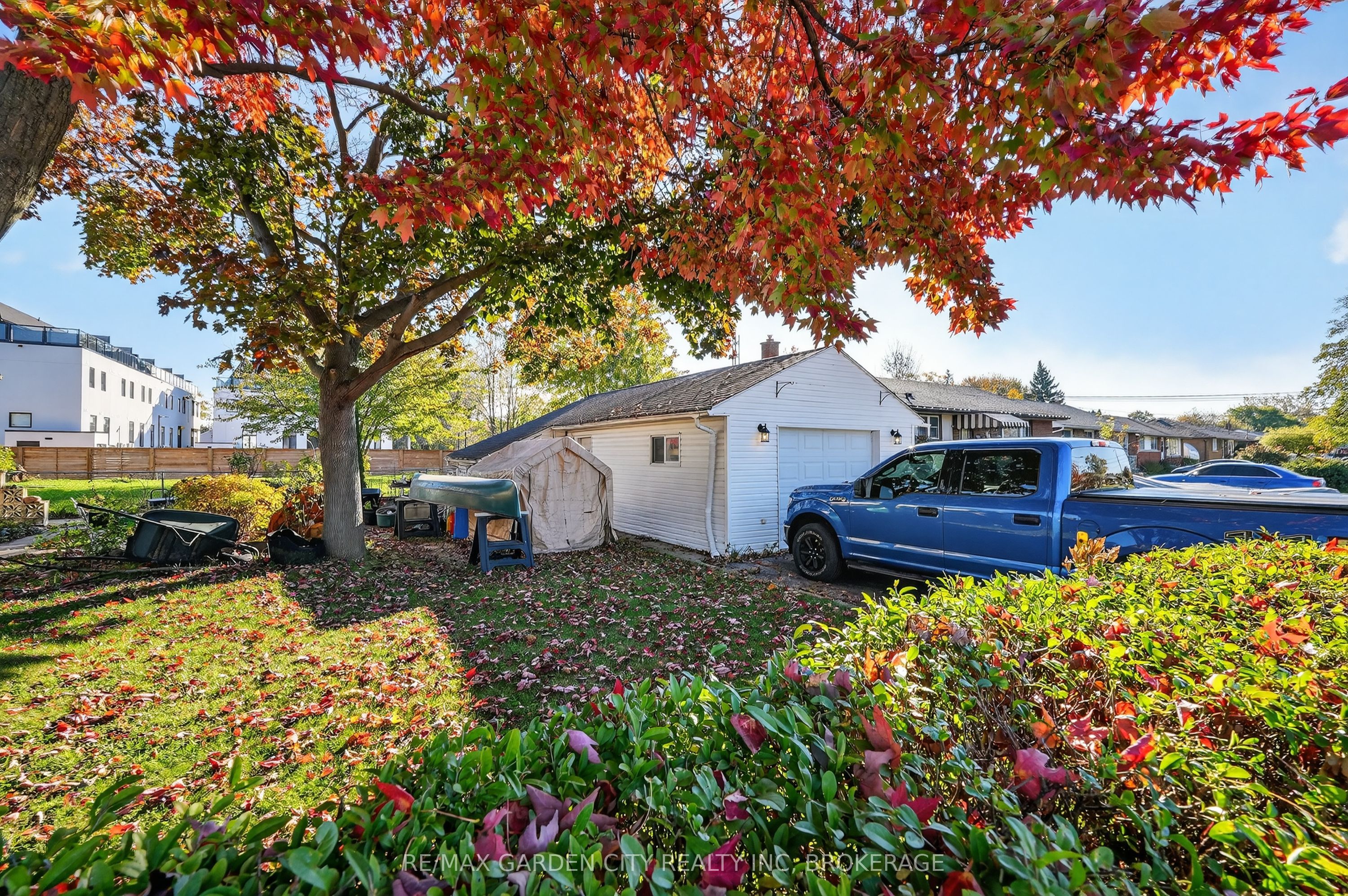 6560 Mcleod Road Property Photo 23