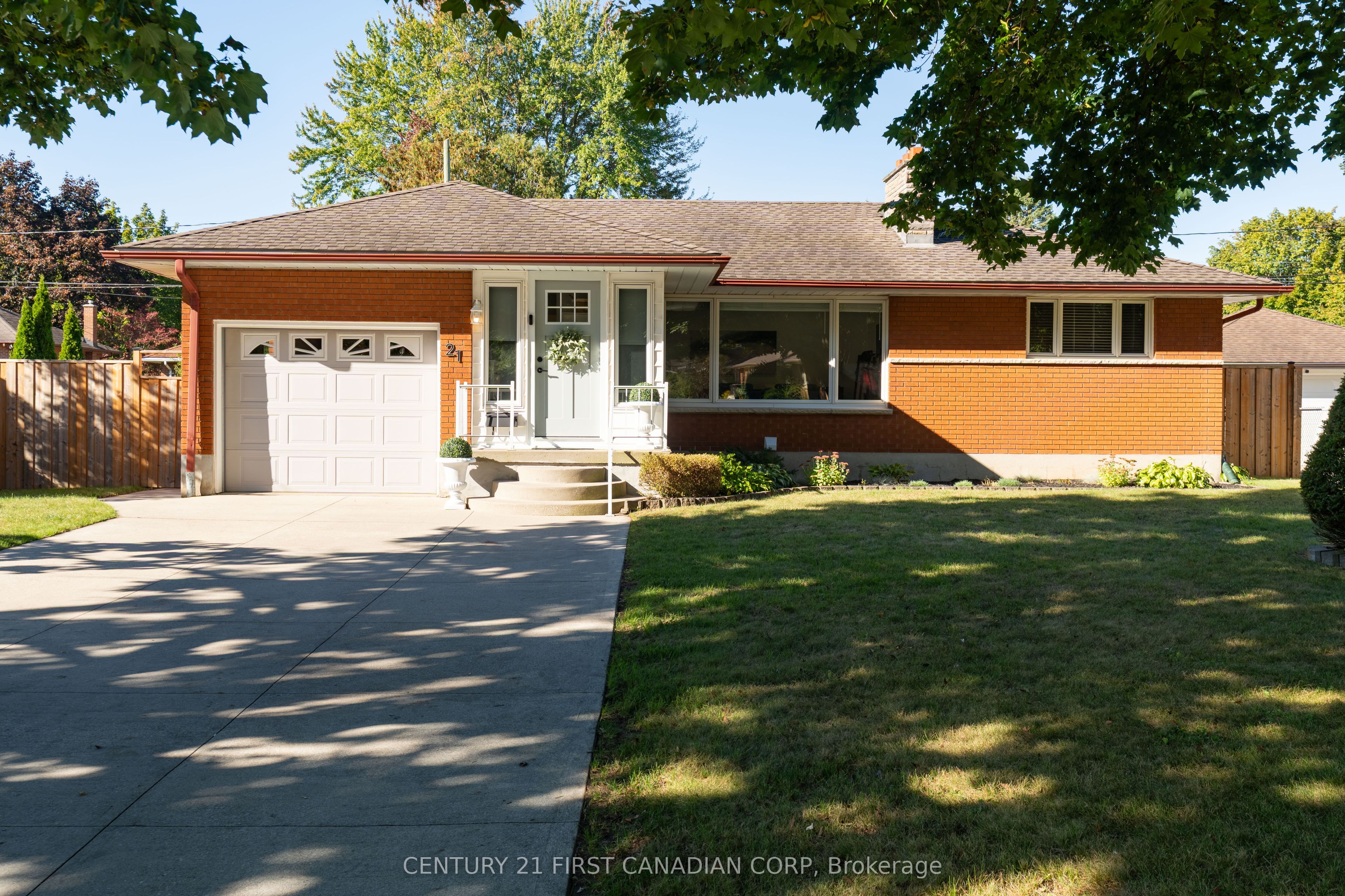 21 Marbenor Crescent Property Photo 2