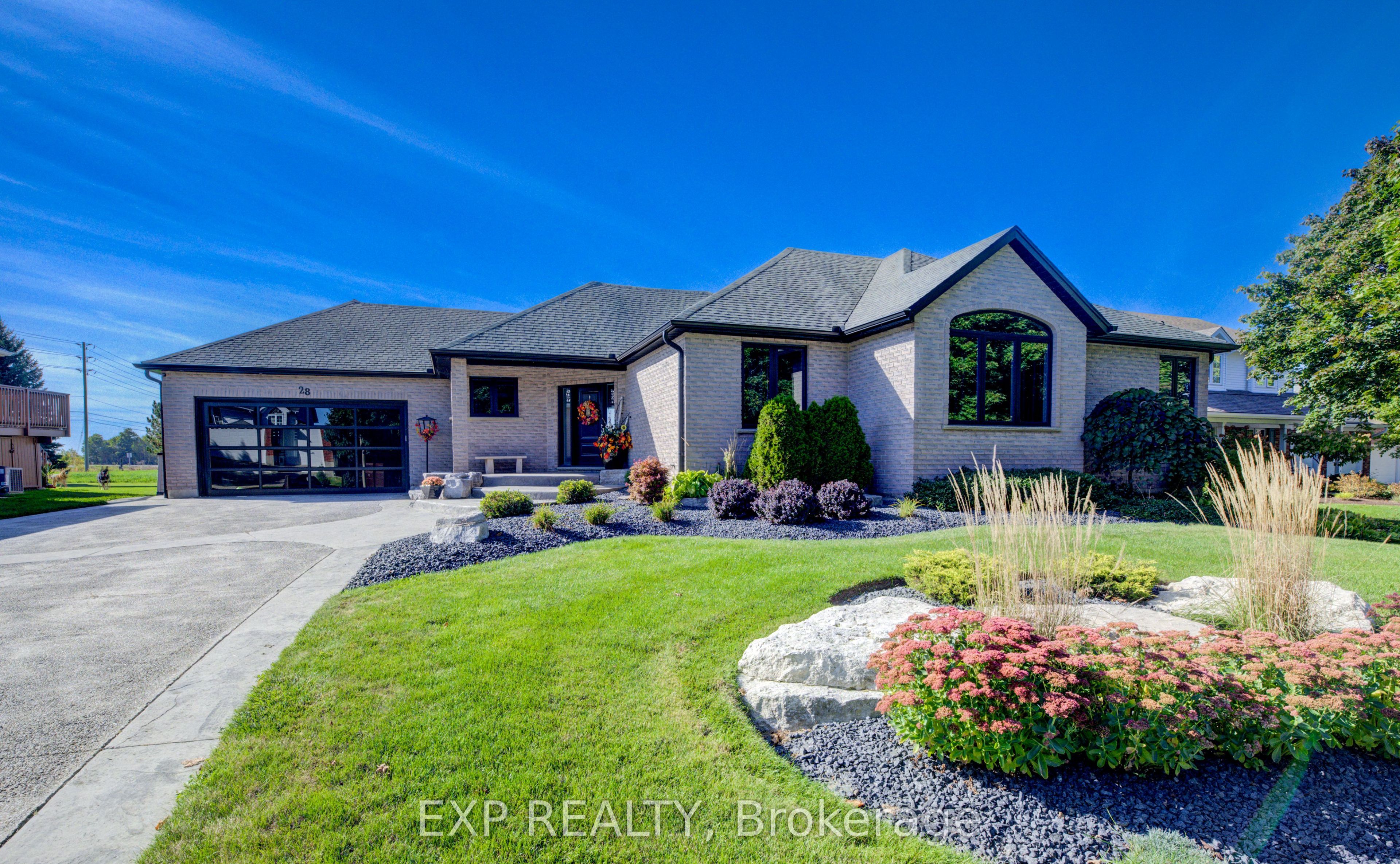 28 Musselman Crescent Property Photo 2